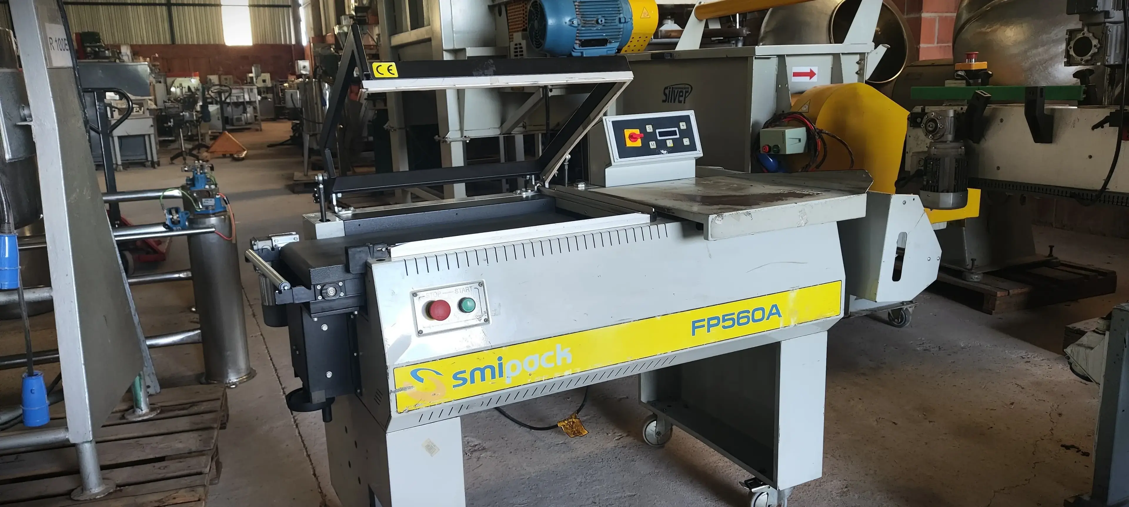 SELADORA EM L COM TÚNEL DE ENCOLHIMENTO AQUECIMENTO MARCA SMIPACK