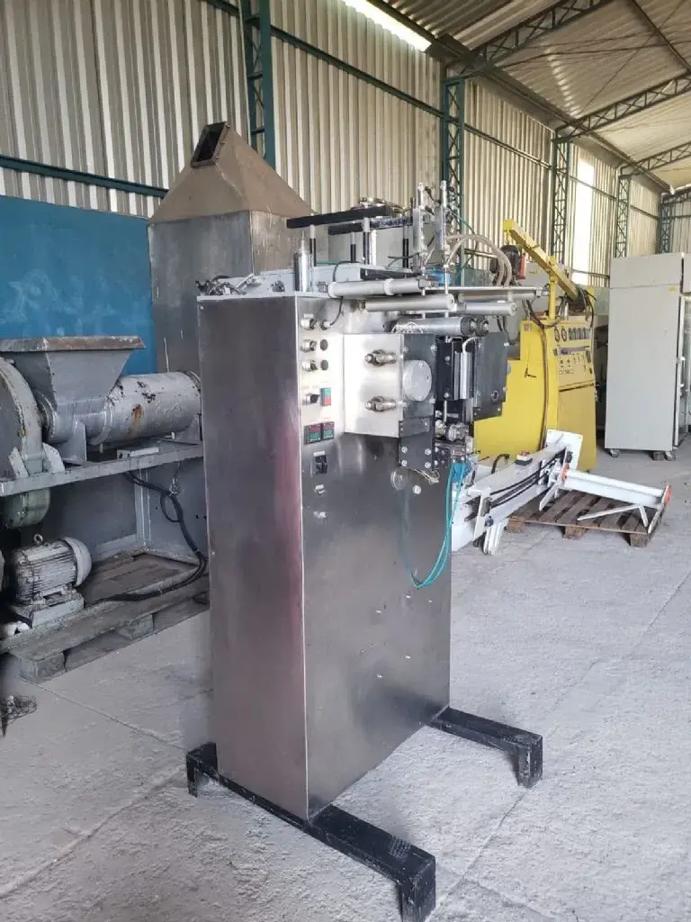 ENVASADORA SACHETEIRA EM INOX COM 4 SOLDAS