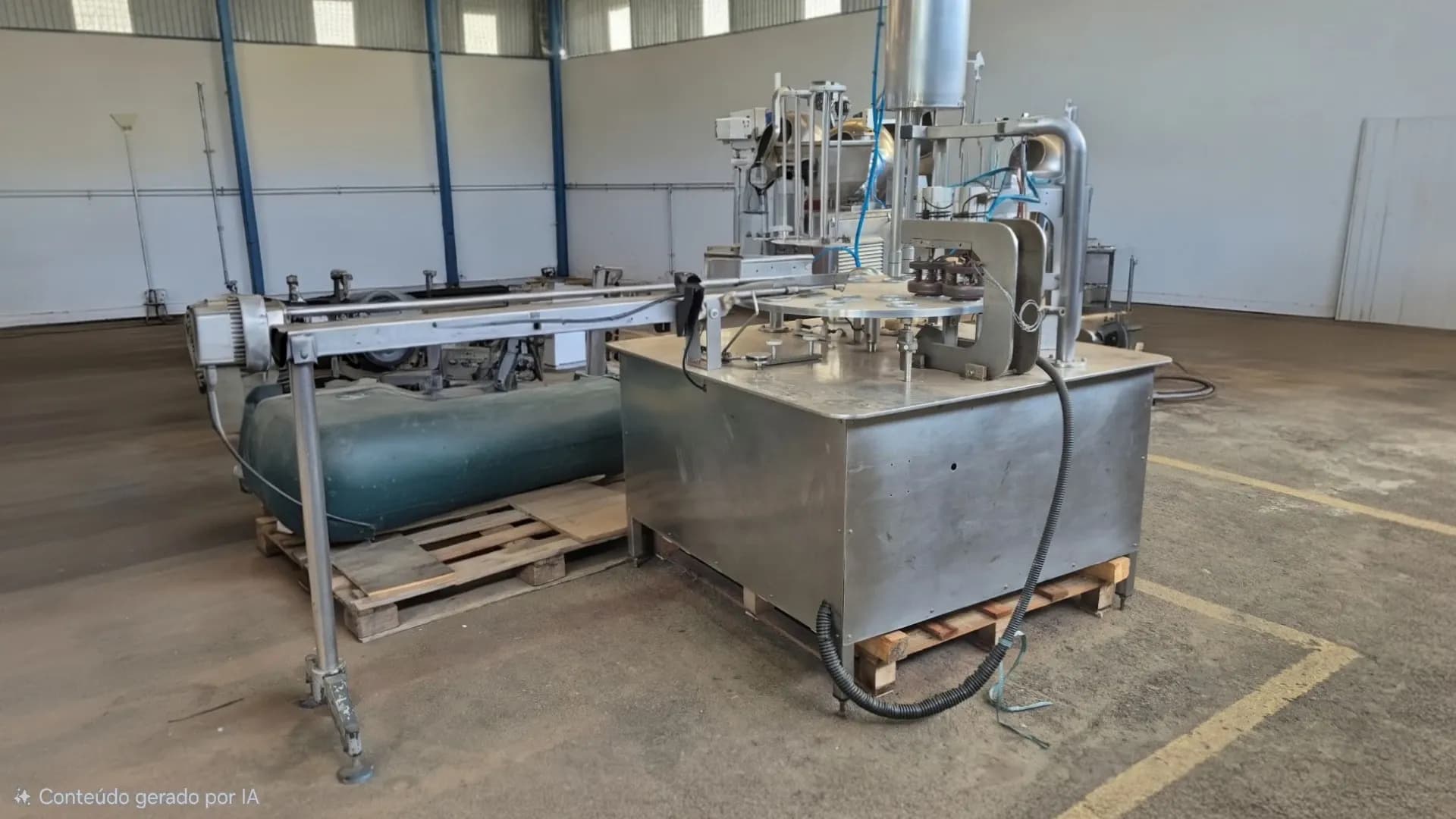 ENVASADORA DOSADORA ROTATIVA DE LÍQUIDOS EM AÇO INOX PARA POTES E COPOS MARCA DELGO