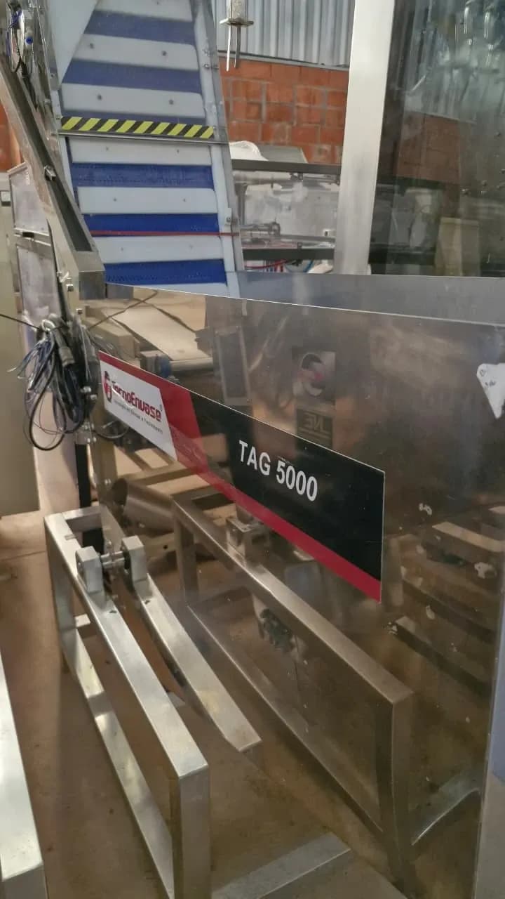 Alimentador Posicionador Abastecedor de Tampas Vibratório em Aço Inox Marca Tecnoenvase Modelo Tag 5000