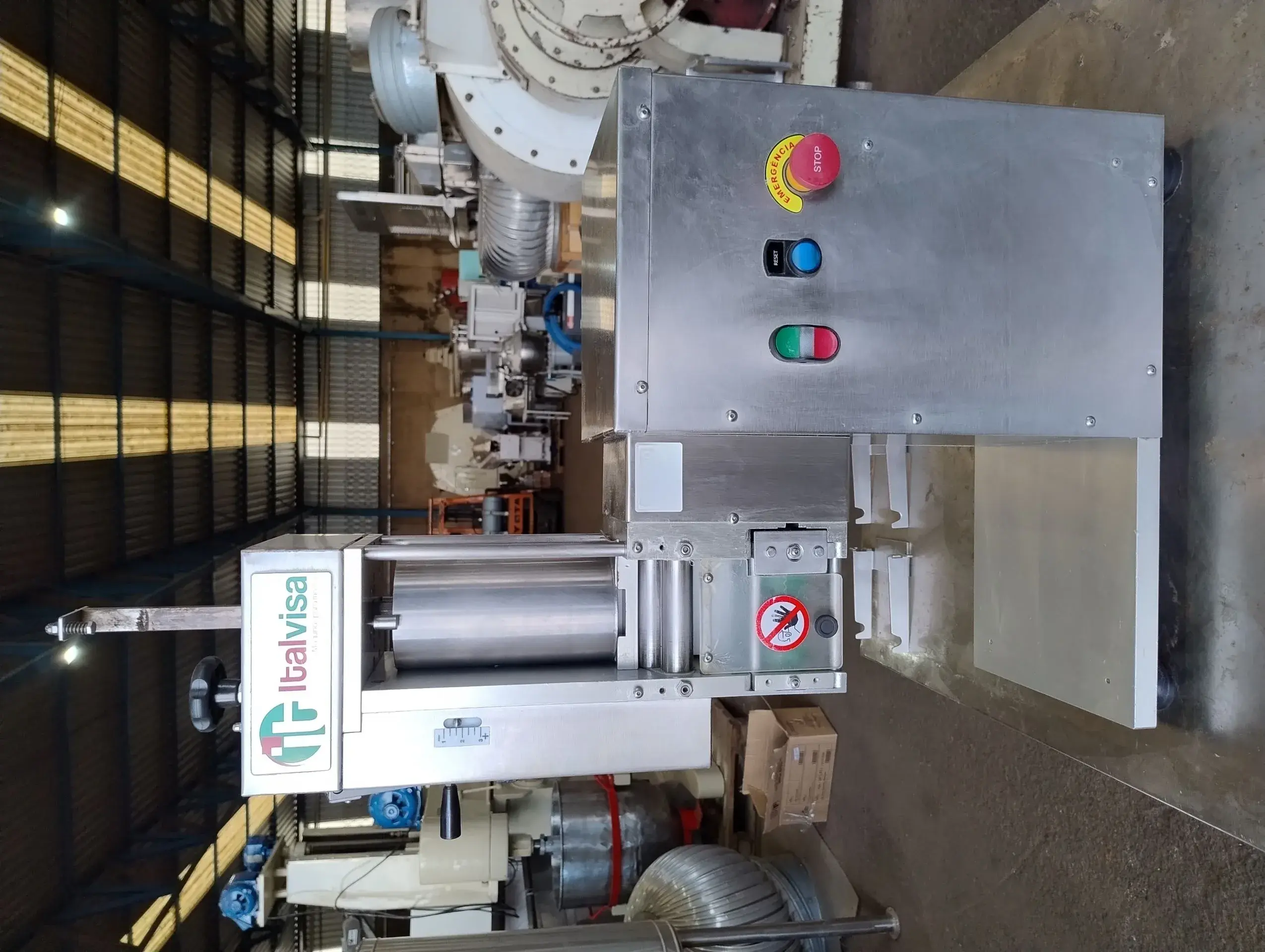 RAVIOLETERIA MARCA ITALVISA MODELO RL 100
