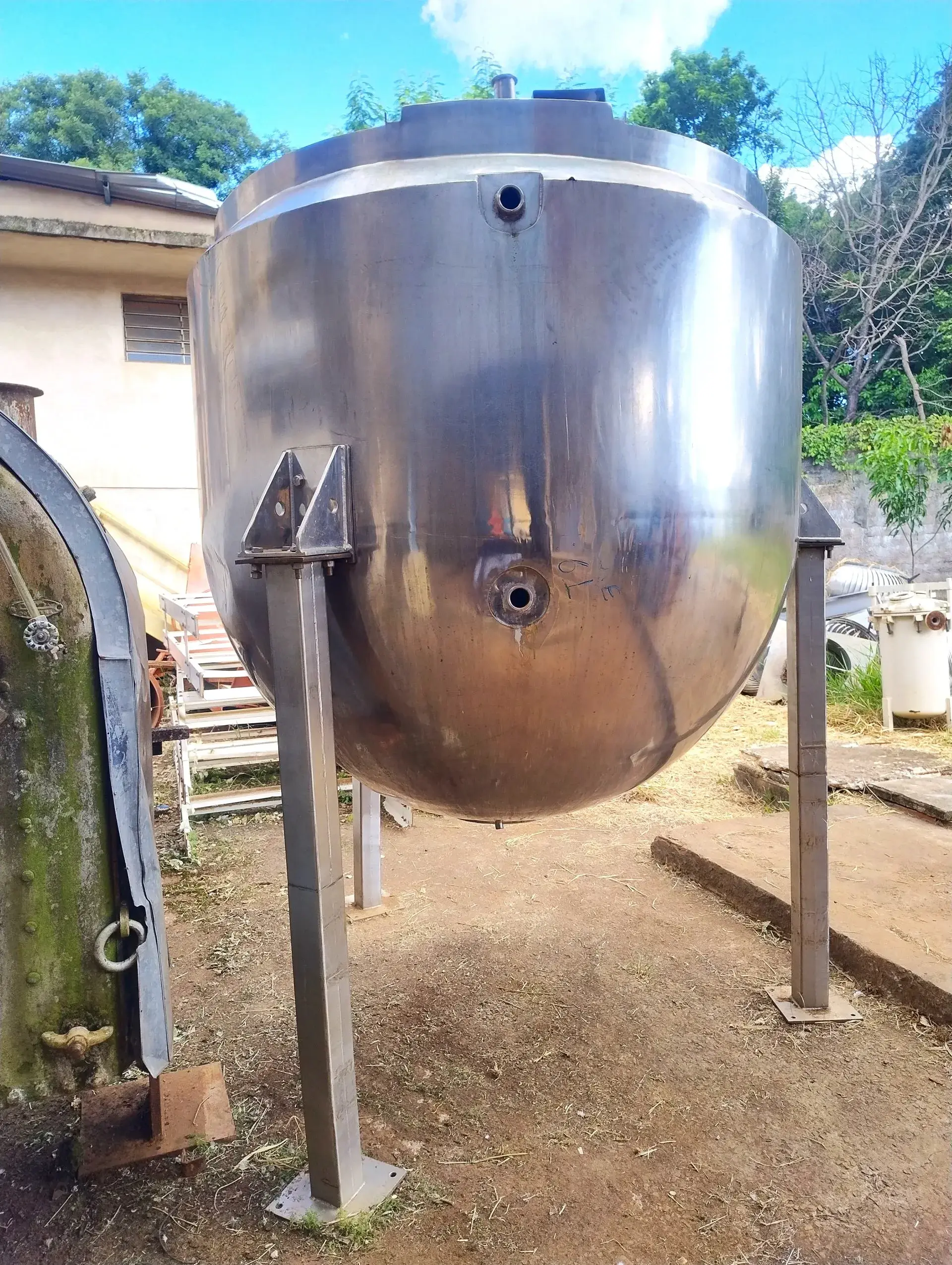 TACHO COZINHADOR ISOLADO ENCAMISADO EM AÇO INOX TOTAL CAPACIDADE 3000 LITROS