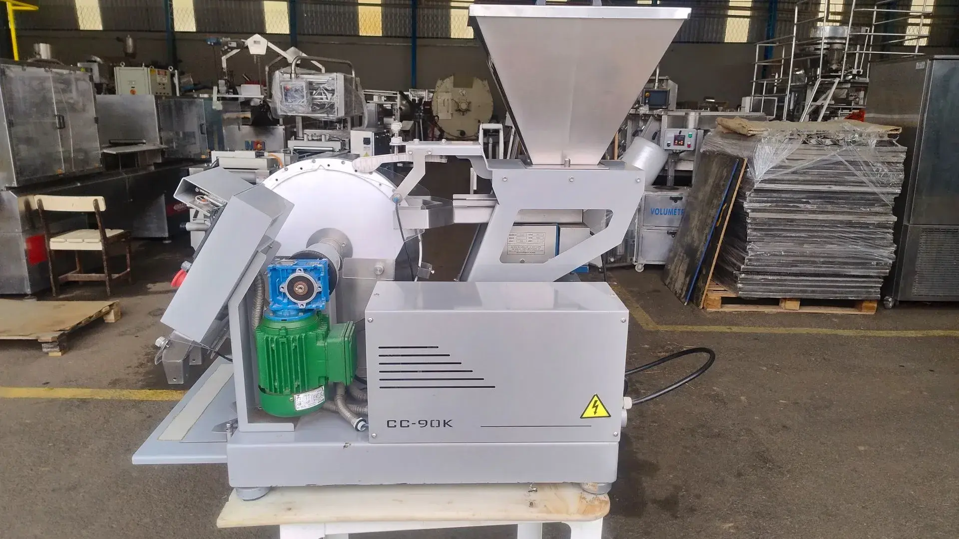 CONTADORA DE CÁPSULAS MARCA CIA MÁQUINAS MODELO CC 90K