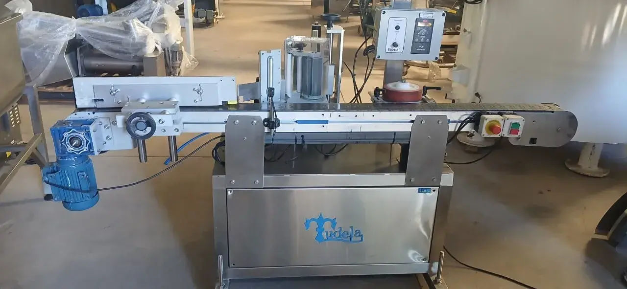 rotuladora-autoadesiva-para-frascos-cilin