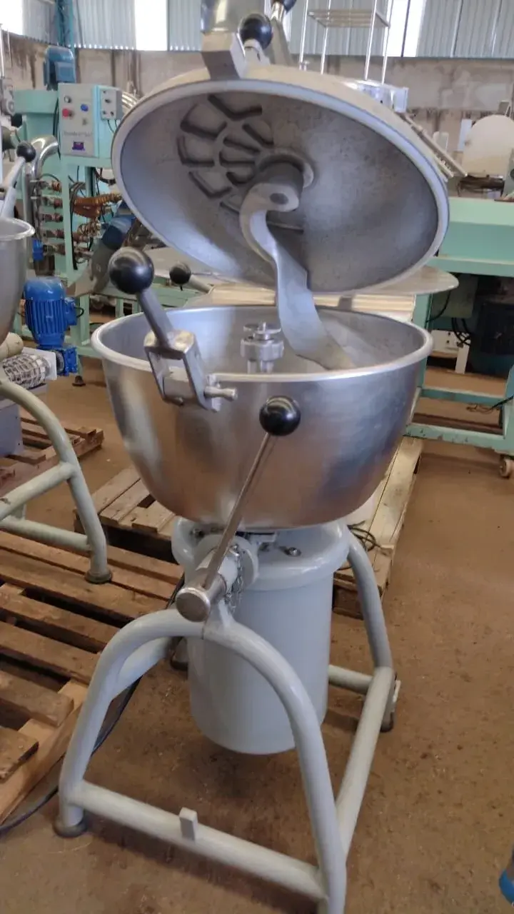 PROCESADOR DE ALIMENTOS EM AÇO INOX MARCA GEIGER CAPACIDADE 40 LITROS