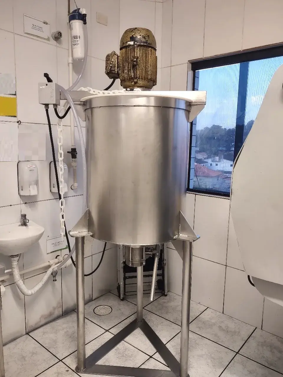 TANQUE MISTURADOR EM AÇO INOX