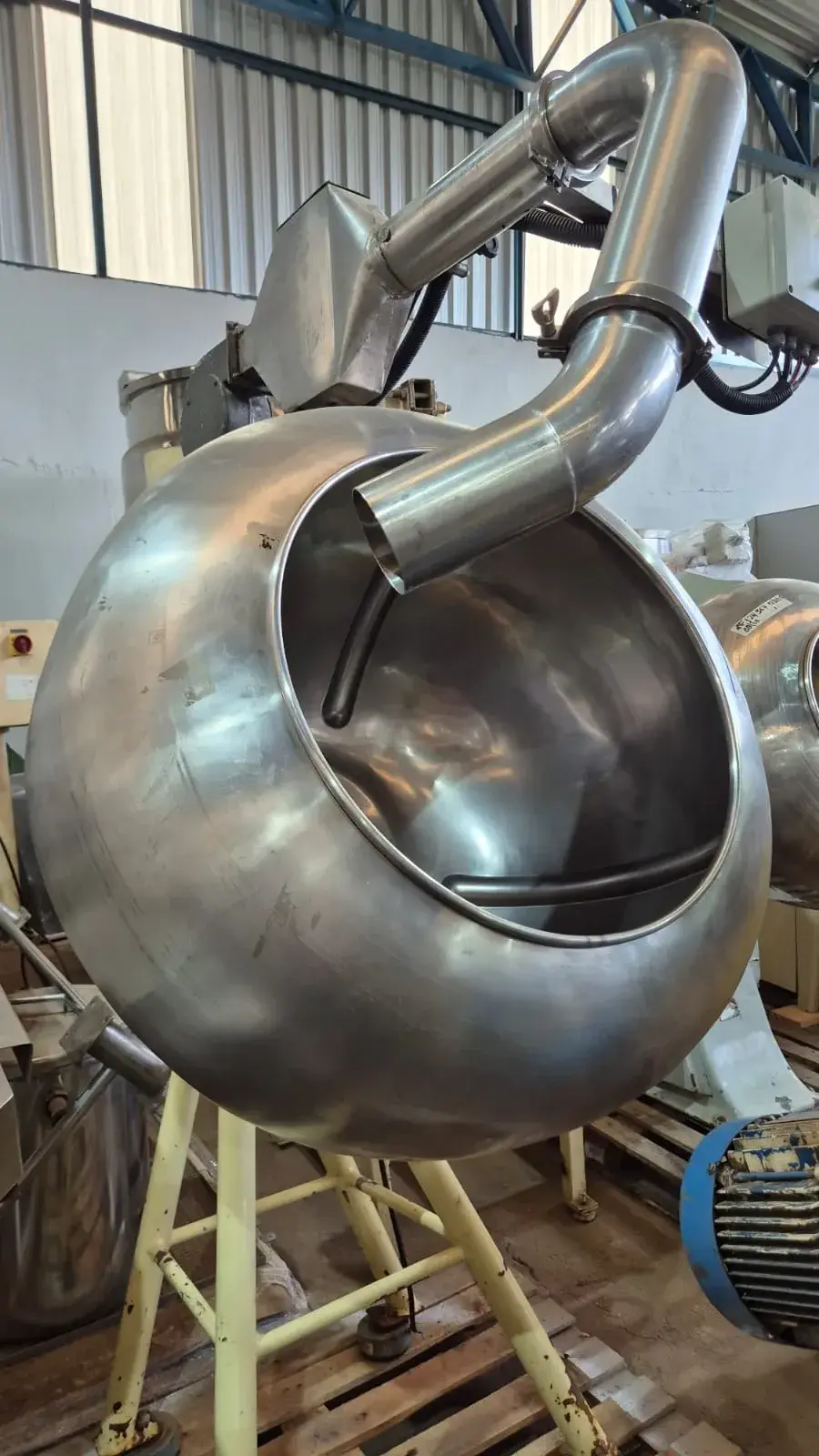 DRAGEADEIRA COM ALETAS INTERNAS E INSUFLADOR DE AR QUENTE