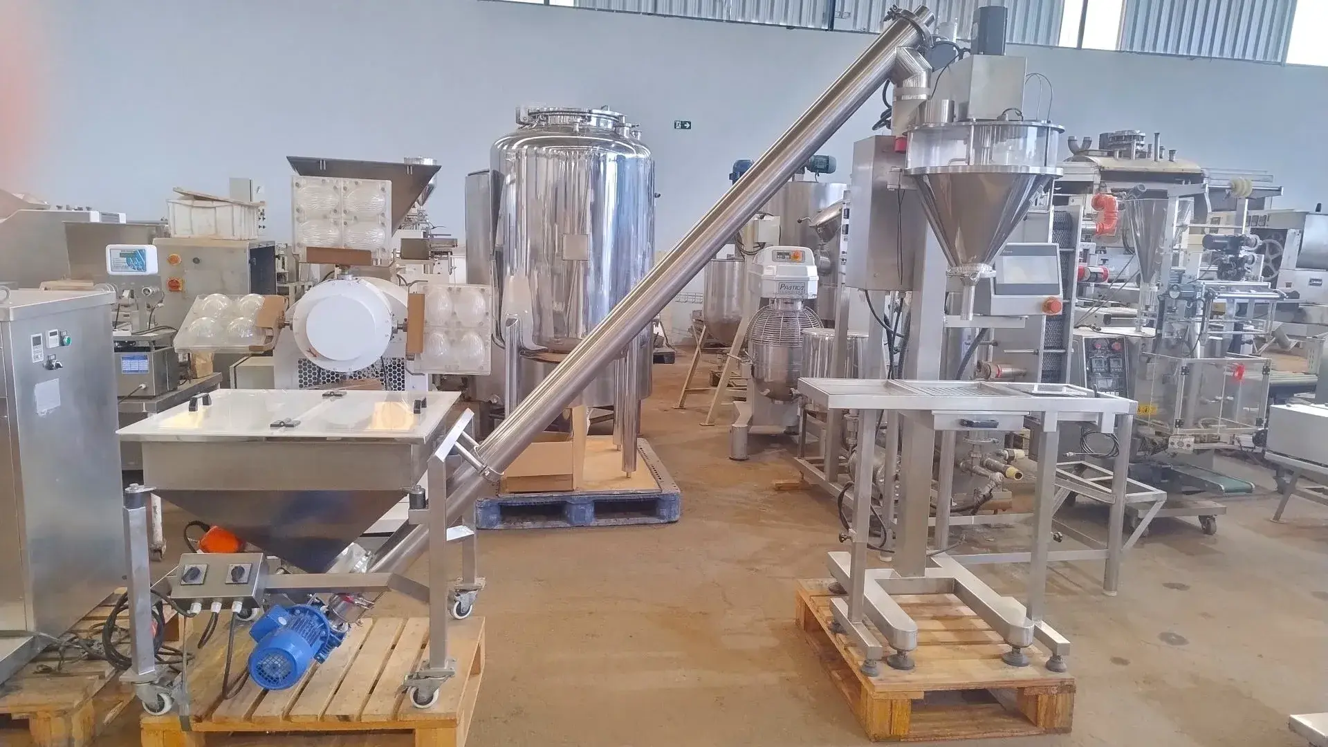 SISTEMA DE ENVASE DE PÓS COM SILO ROSCA TRANSPORTADORA E ENVASADORA DE ROSCA