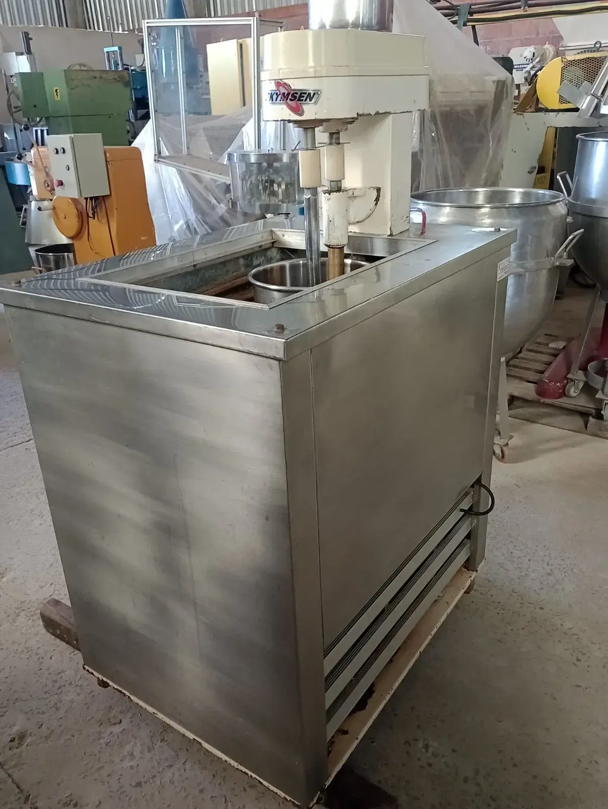 PRODUTORA DE PICOLÉ E SORVETE DE MASSA EM INOX MARCA R. CAMARGO MODELO SORVEGEL 400