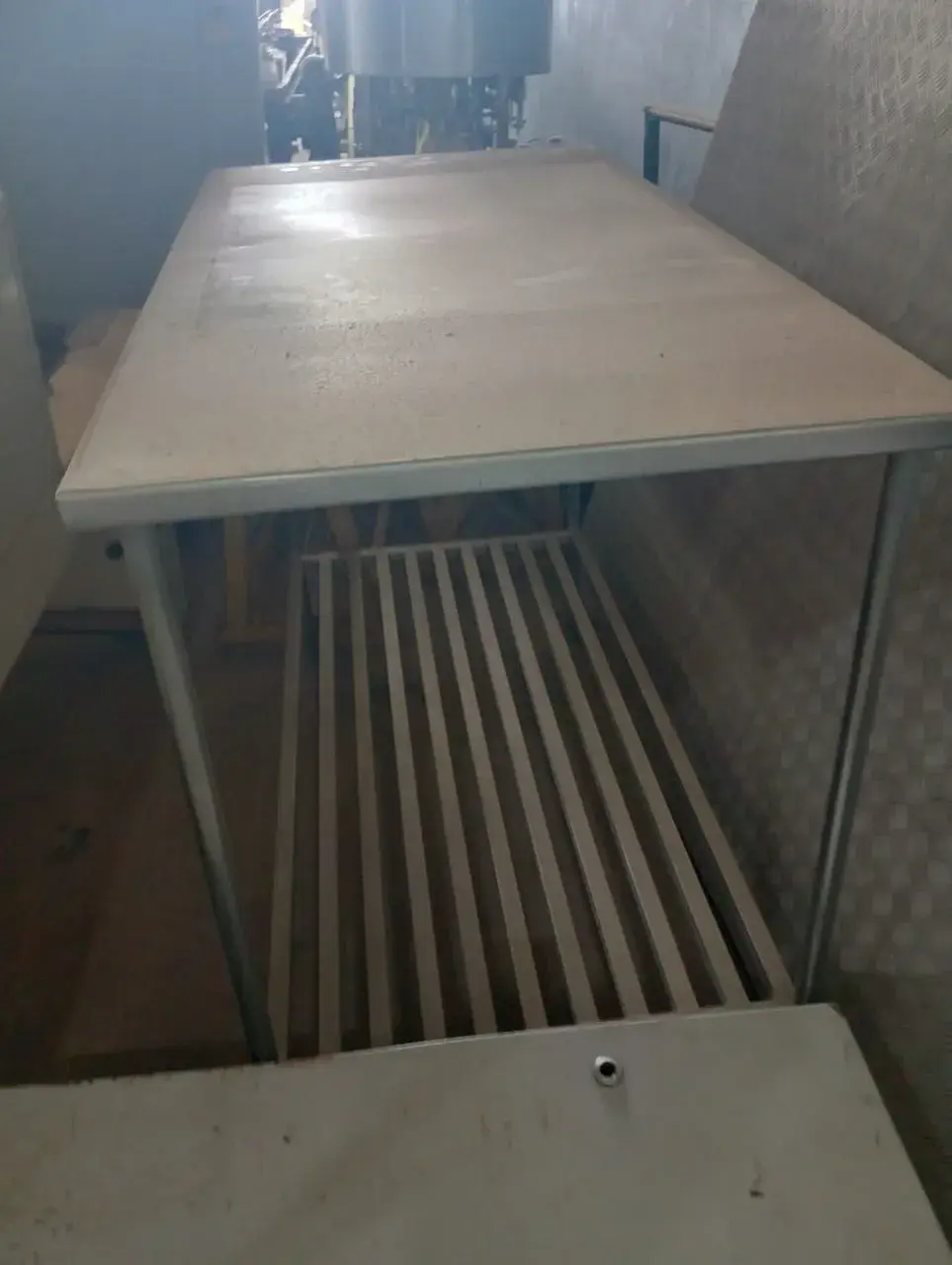 MESA EM AÇO INOX 800 MM X 1600 MM COM PRATELEIRA INFERIOR
