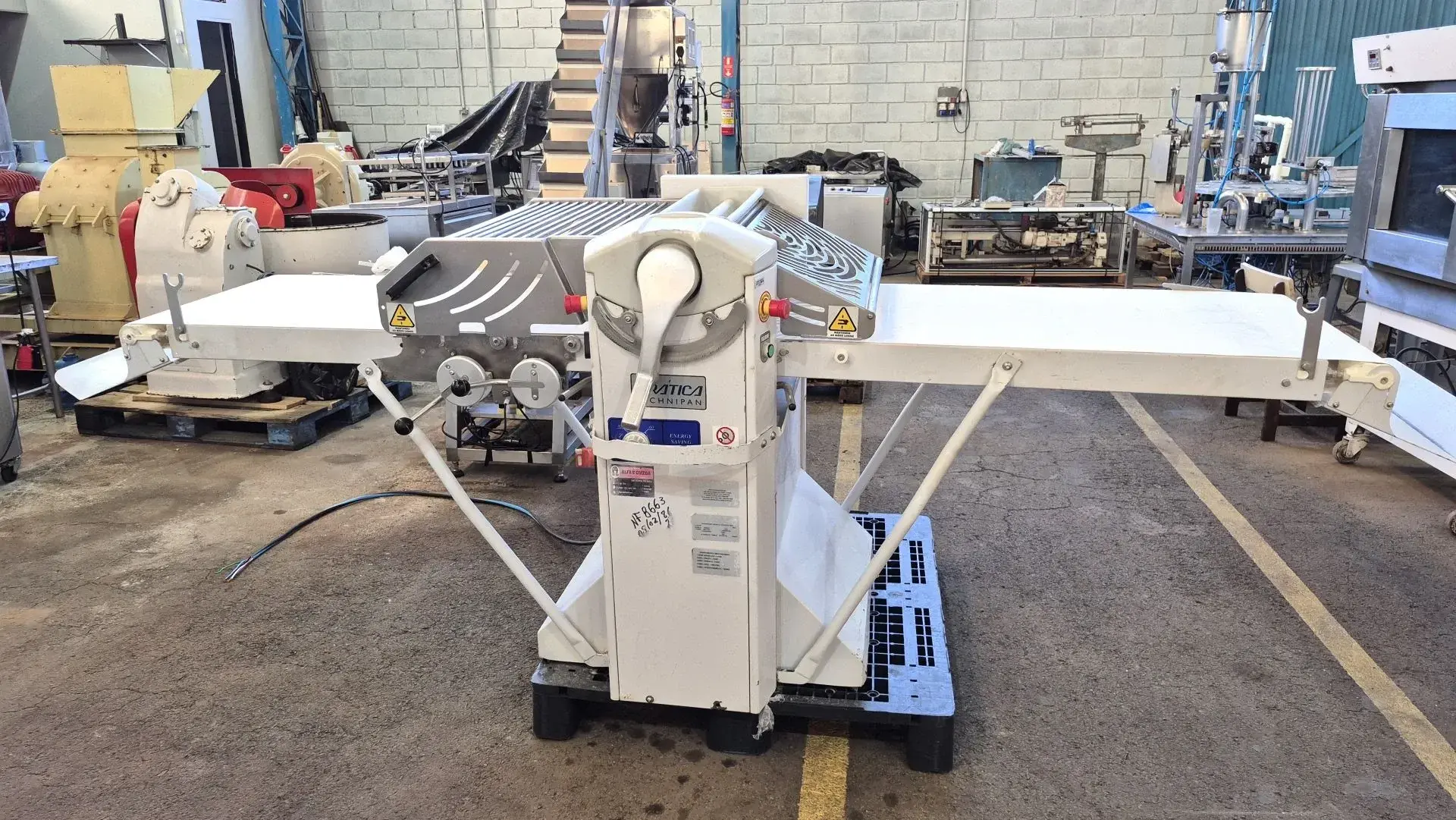 LAMINADORA HORIZONTAL MARCA PRÁTICA MODELO LH600C