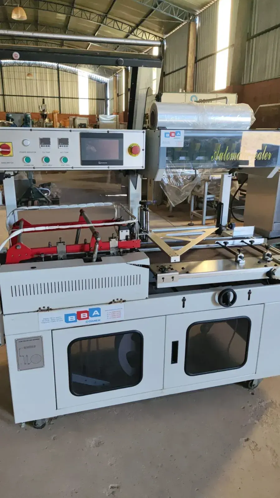 SELADORA AUTOMÁTICA EM L SHRINK COM TÚNEL DE ENCOLHIMENTO MARCA BBA COMEX