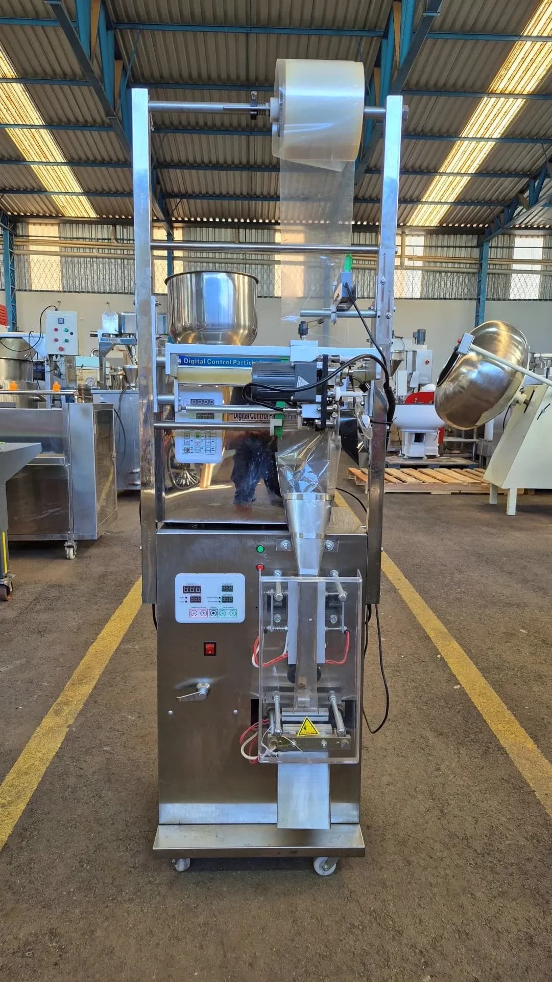 dosadora-e-empacotadora-marca-registron-modelo-rg-n100-b