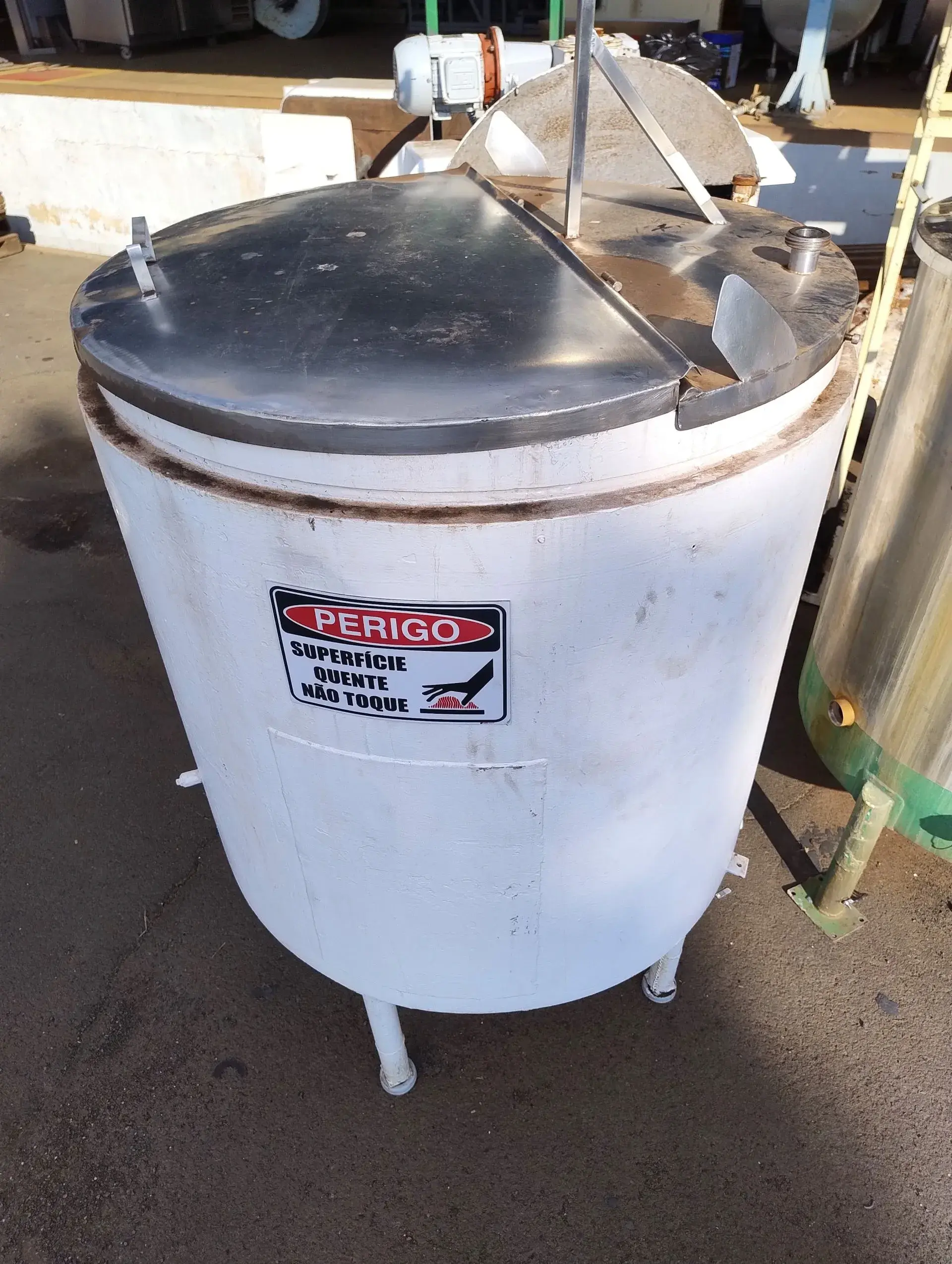 tanque-derreted-aco-carbono-encam-cap-1200-litros