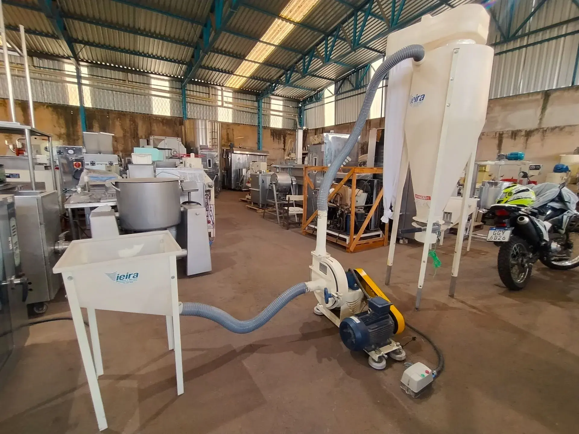 MOINHO DE MARTELO MARCA VIEIRA MODELO MCS 280