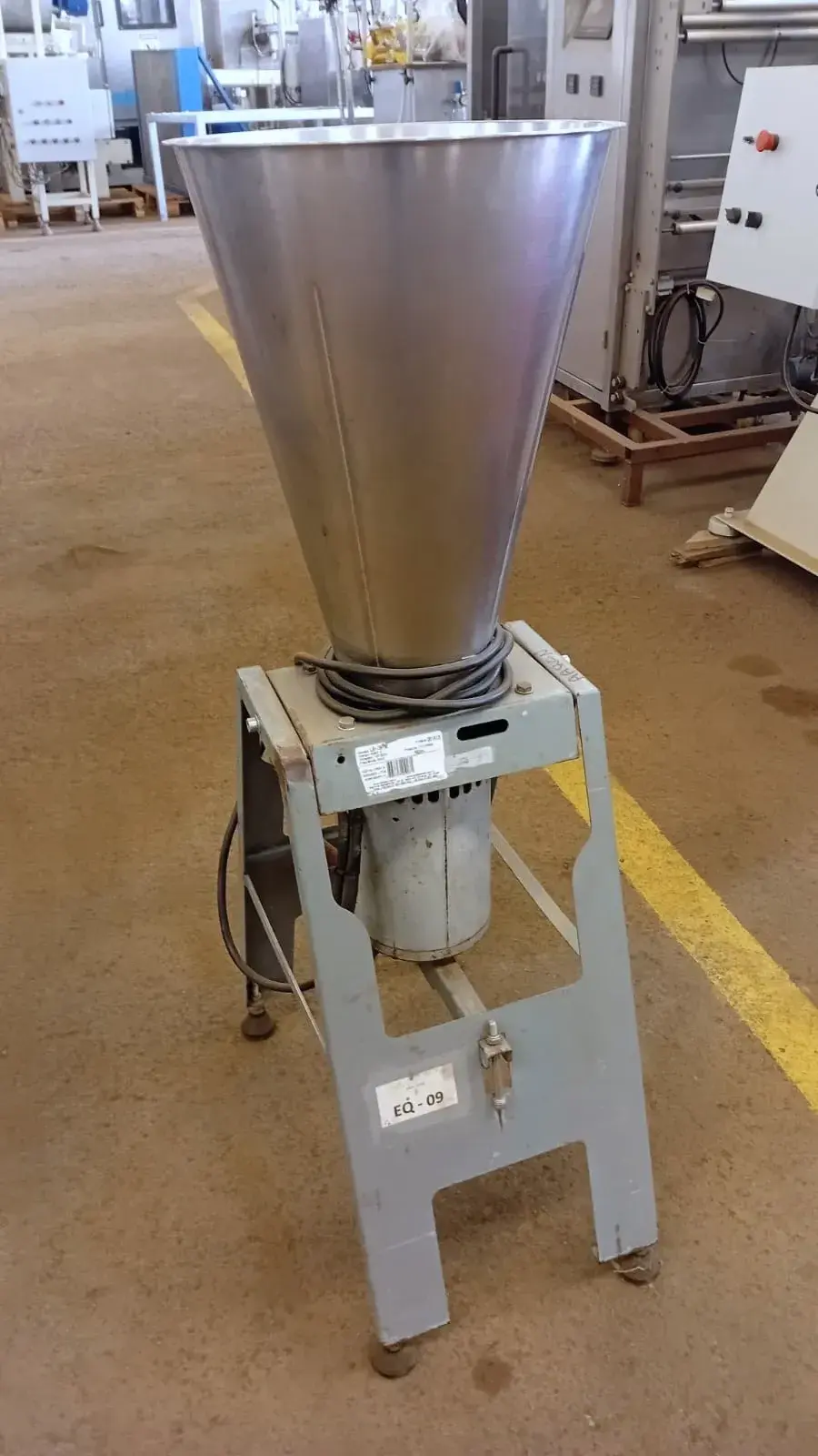 LIQUIDIFICADOR INDUSTRIAL EM AÇO INOX CAPACIDADE 15 LITROS MARCA SKYMSEN