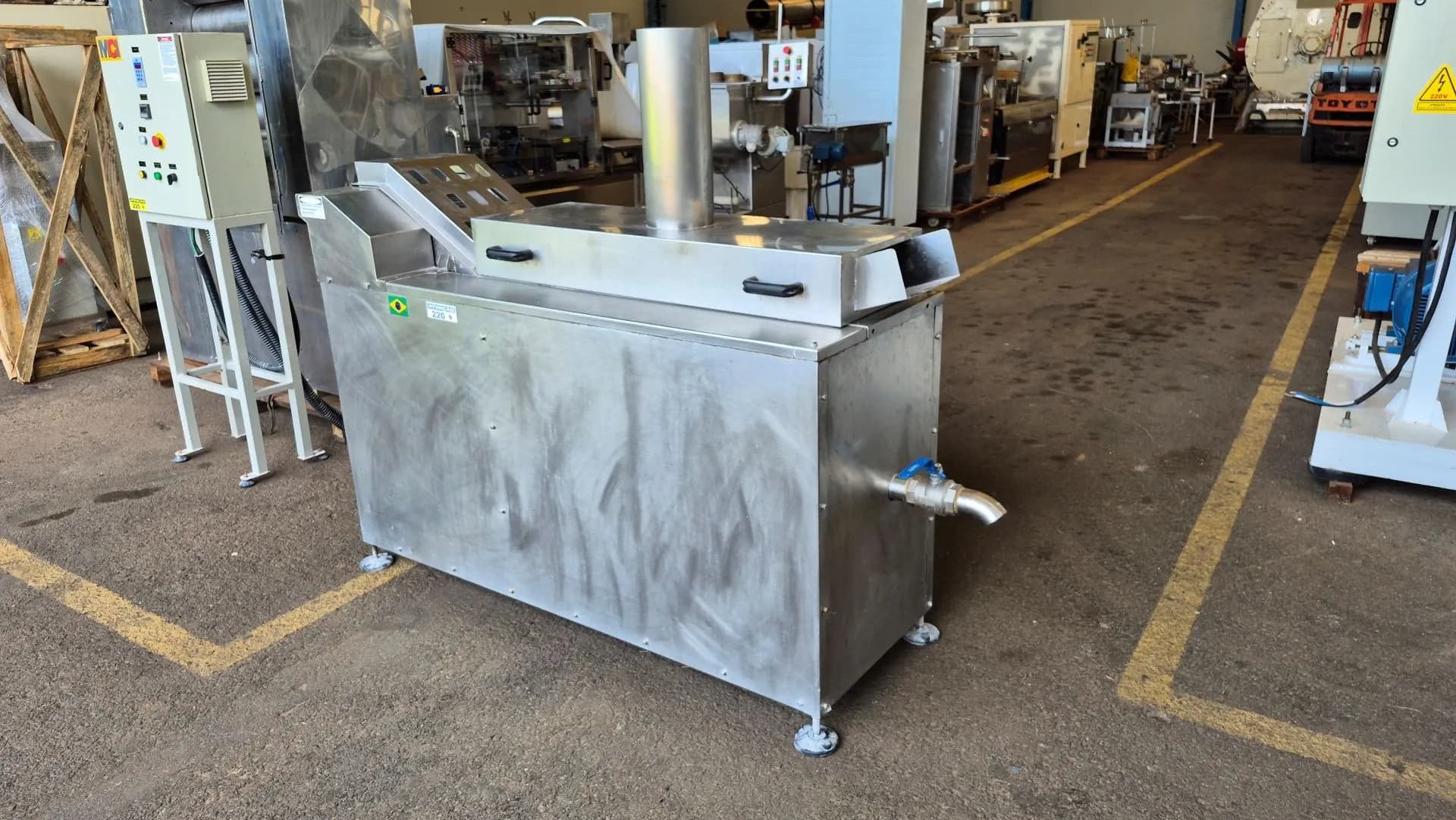 fritador-fritad-eletrica-continua-em-aco-inox-marca-mci