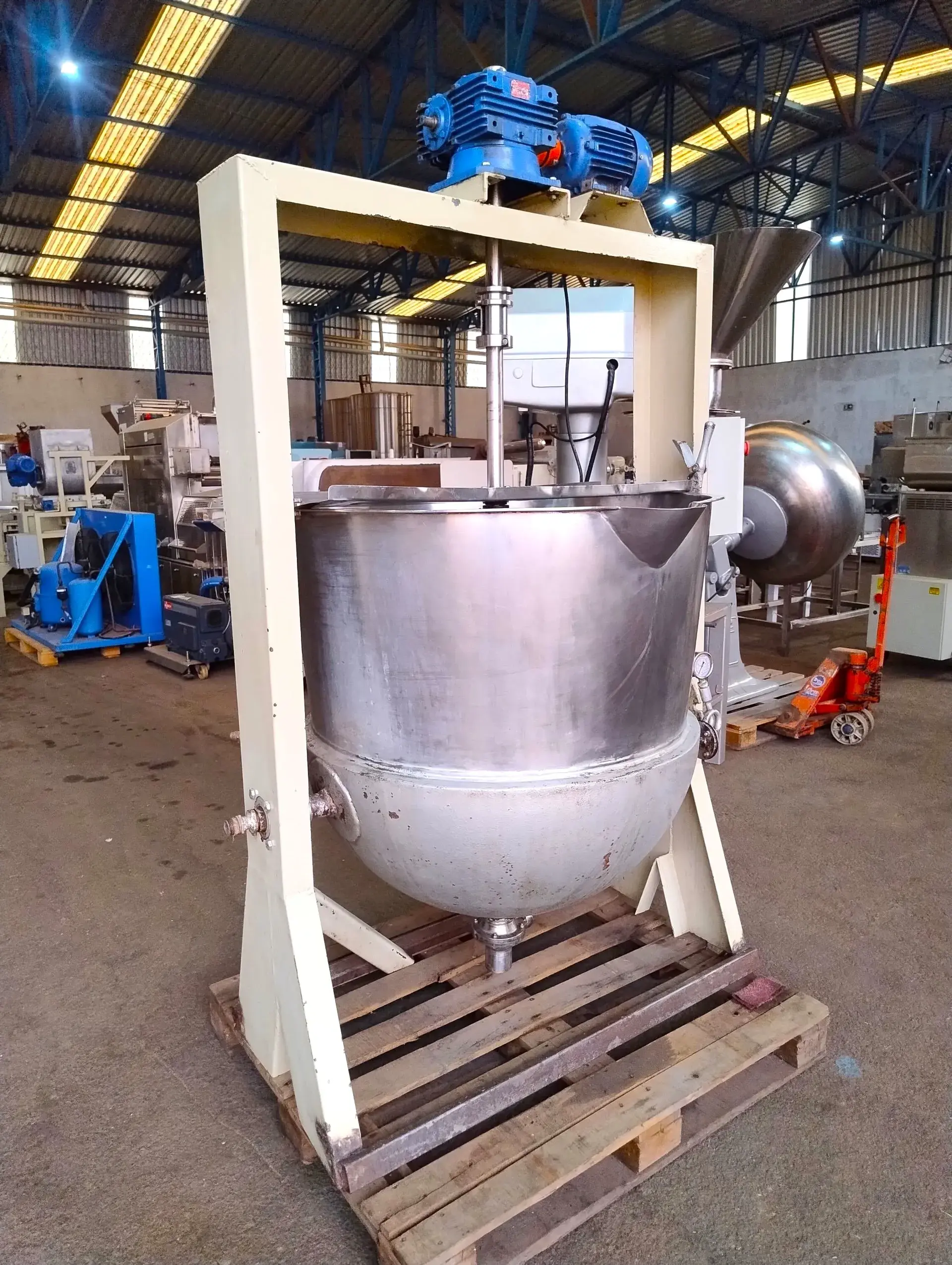 TACHO COZINHADOR À VAPOR CAPACIDADE APROXIMADA 500 LITROS