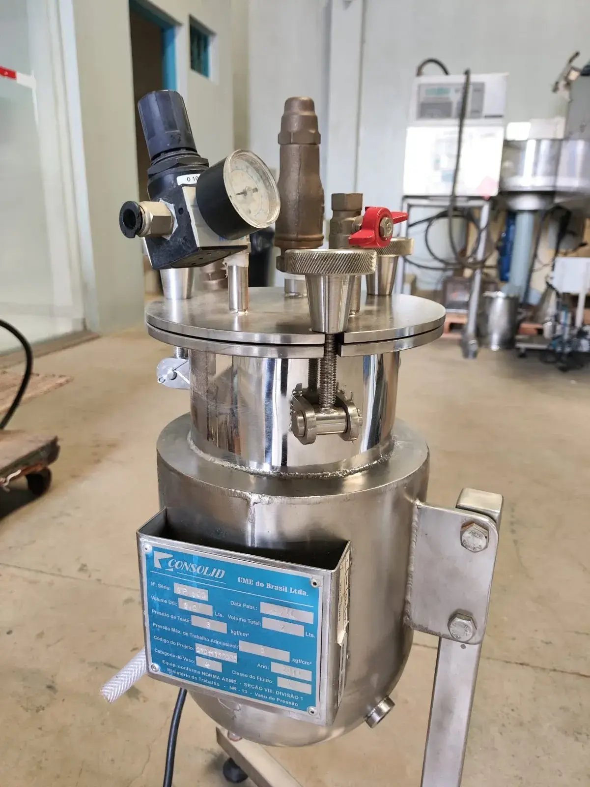 REATOR ENCAMISADO PARA LABORATÓRIO EM AÇO INOX MARCA CONSOLID