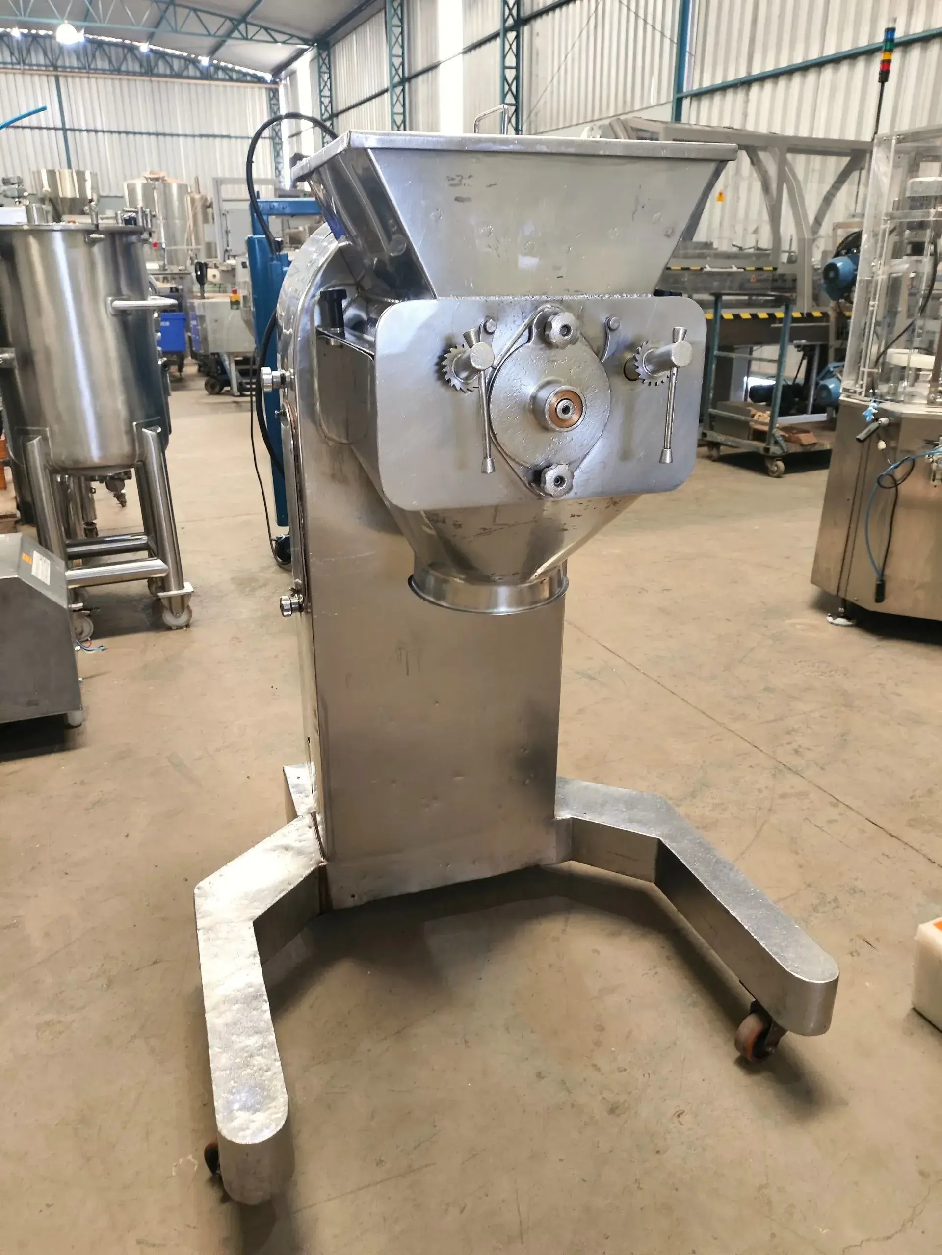 GRANULADOR OSCILANTE EM AÇO INOX
