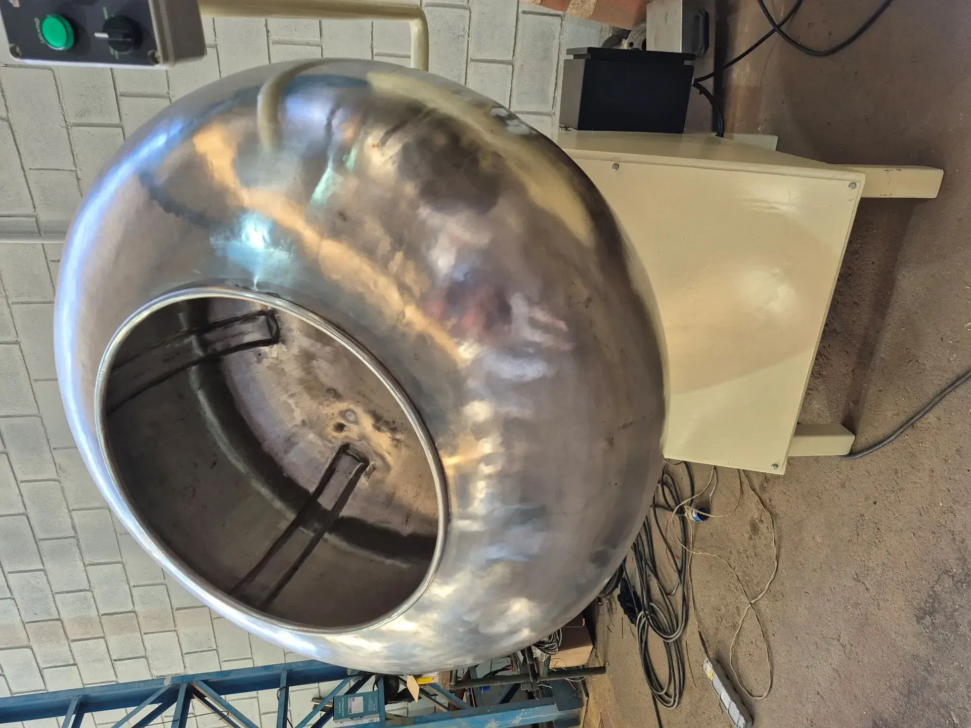 DRAGEADEIRA TANGERINA EM AÇO INOX CAPACIDADE APROXIMADA 200 LITROS