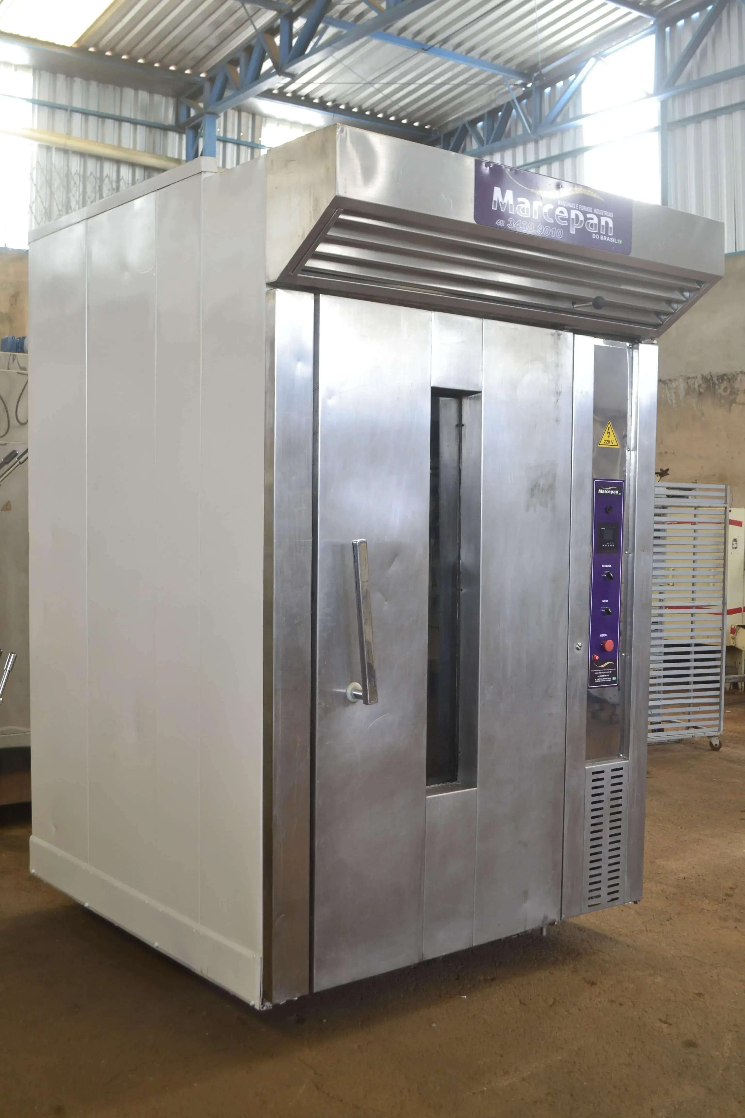FORNO ROTATIVO A GÁS UM CARRINHO MARCA HAAS (REFORMADO PELA MARCEPAN)