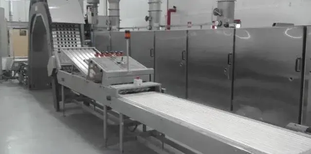 FORNO CONTÍNUO INDUSTRIAL PARA FABRICAÇÃO DE CASQUINHA/BIJU/WAFER DE SORVETES MARCA HASS.