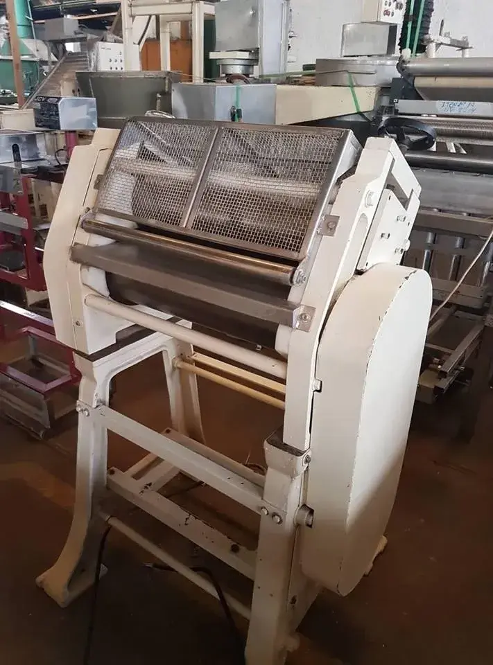 LINHA DE ESFOLHAMENTO DE MASSAS