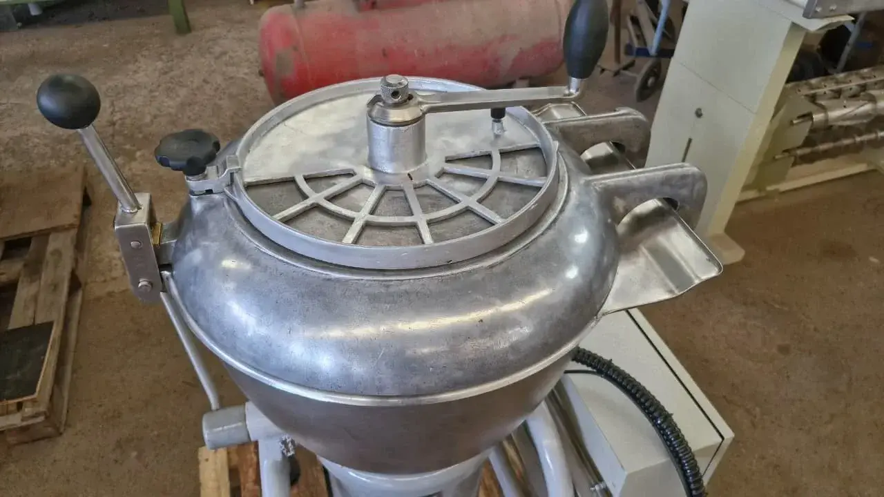 PROCESSADOR UNIVERSAL CUTTER CAPACIDADE 40 LITROS MARCA GEIGER