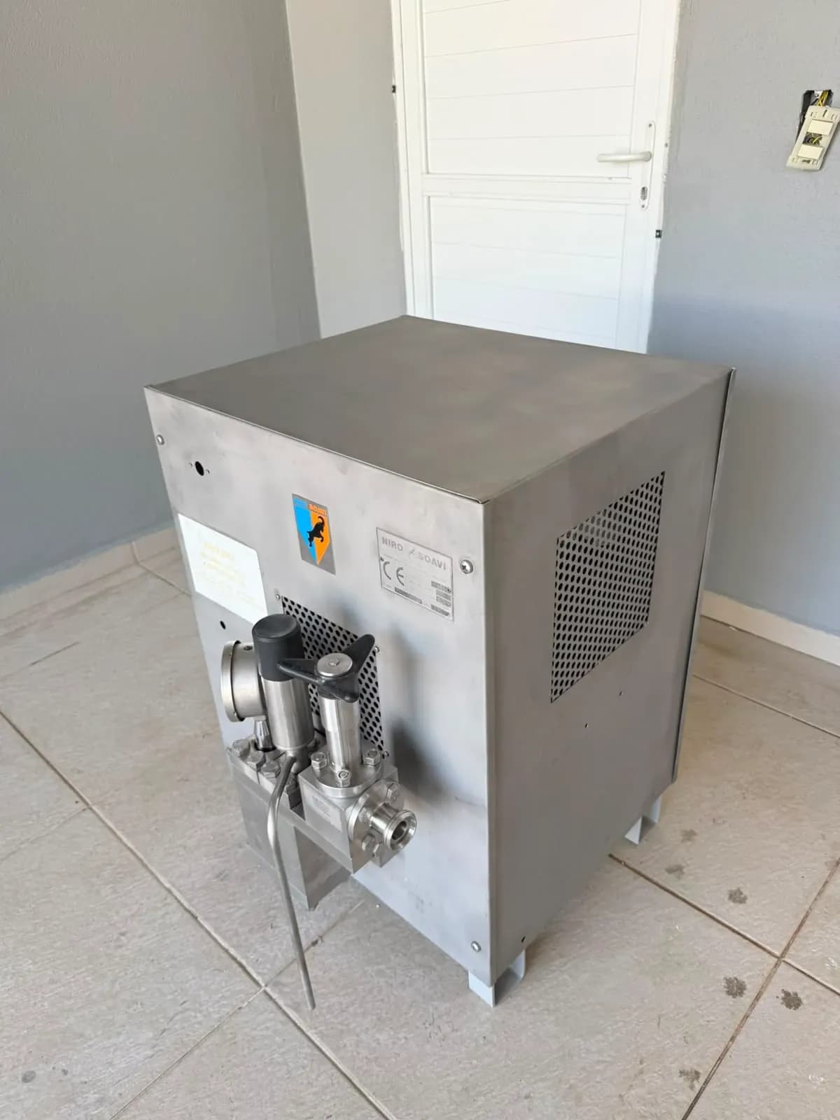 homogeneizador-em-aco-inox-500-litros-niro-soavi-200-bar