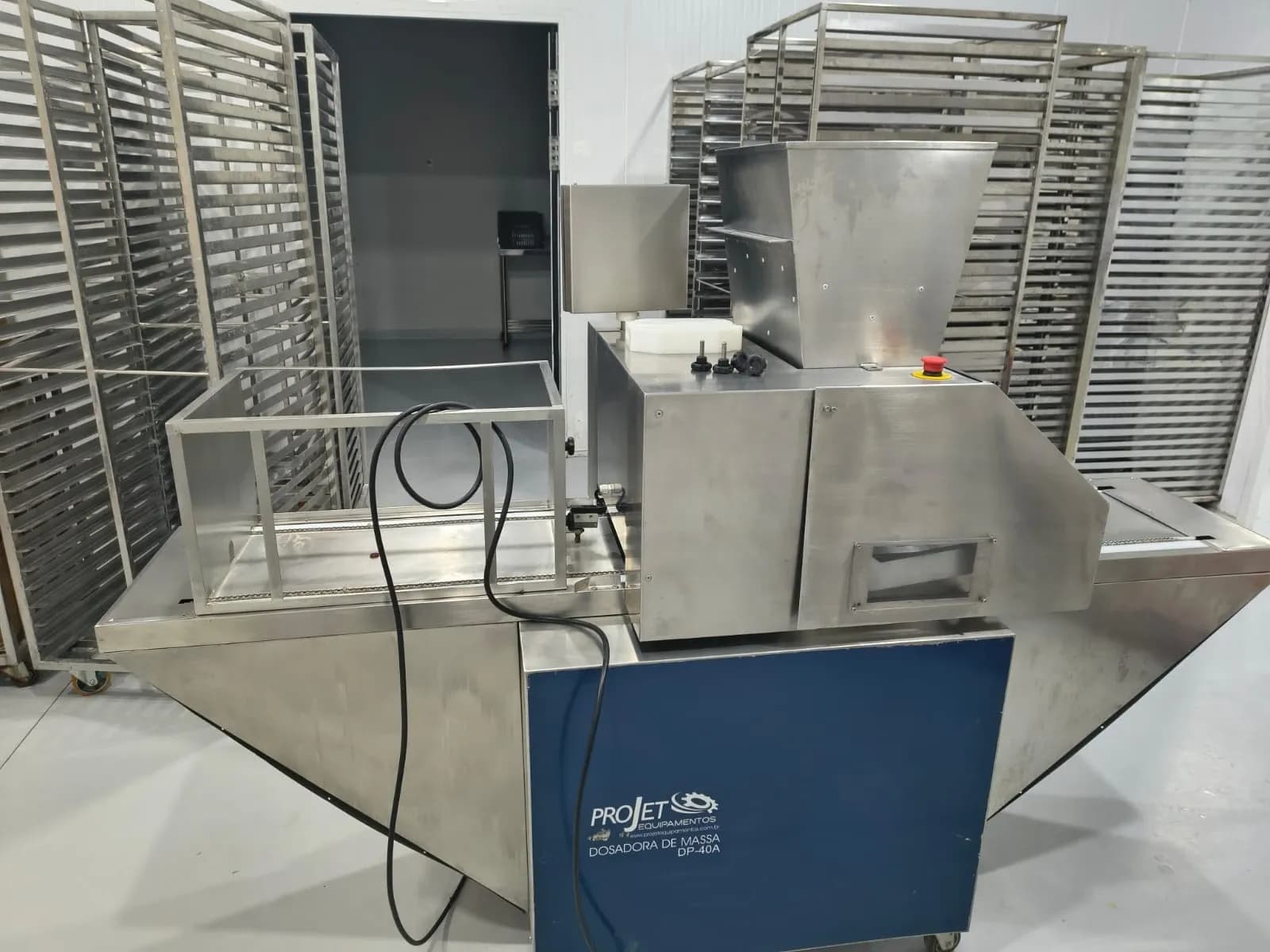 dosadora-roseteira-corte-arame-em-inox-para-pao-de-queijo-cookies-projet-equipamentos