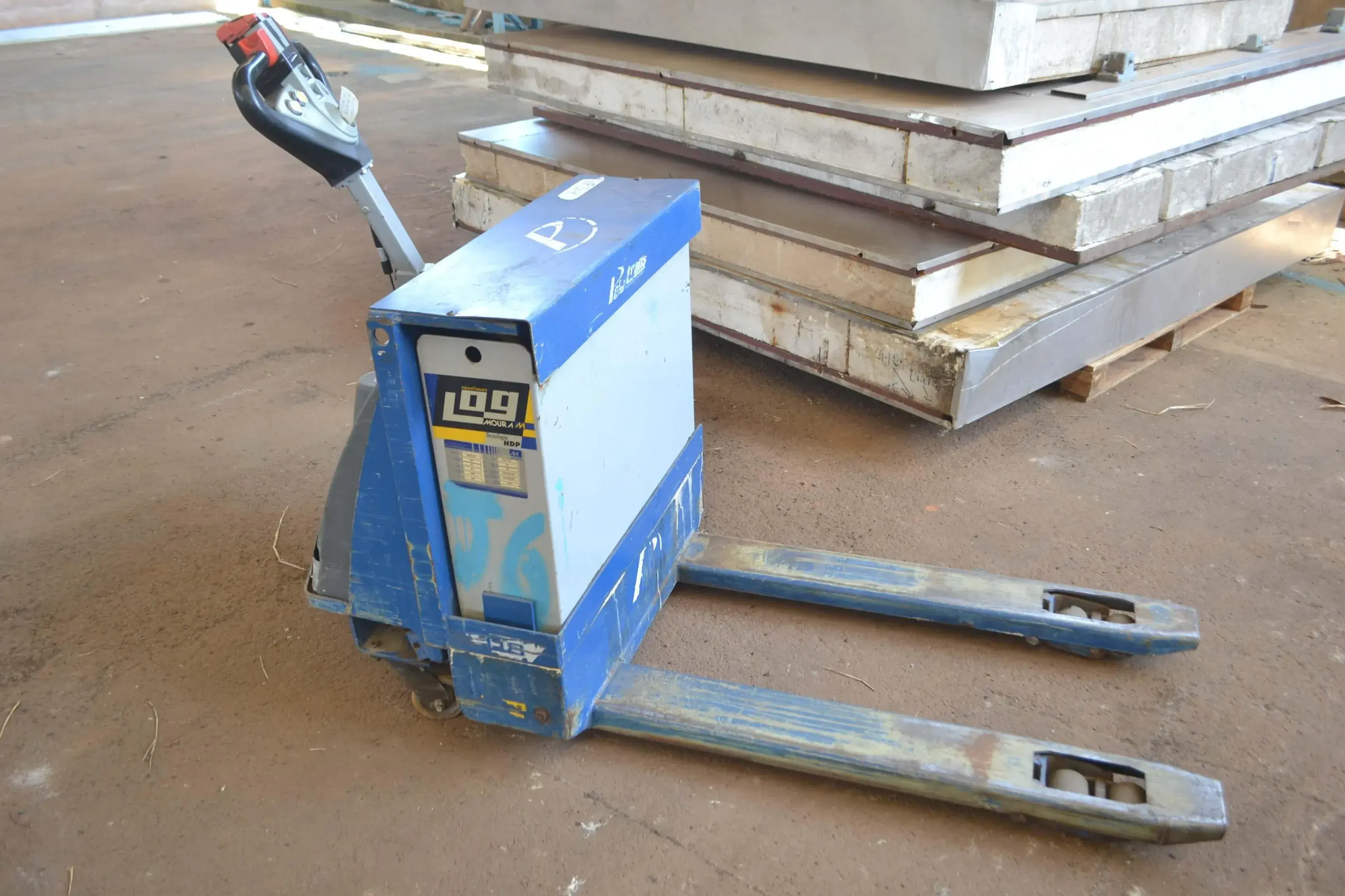 TRANSPALETEIRA ELÉTRICA PARA 1800 KG MARCA PALETRANS