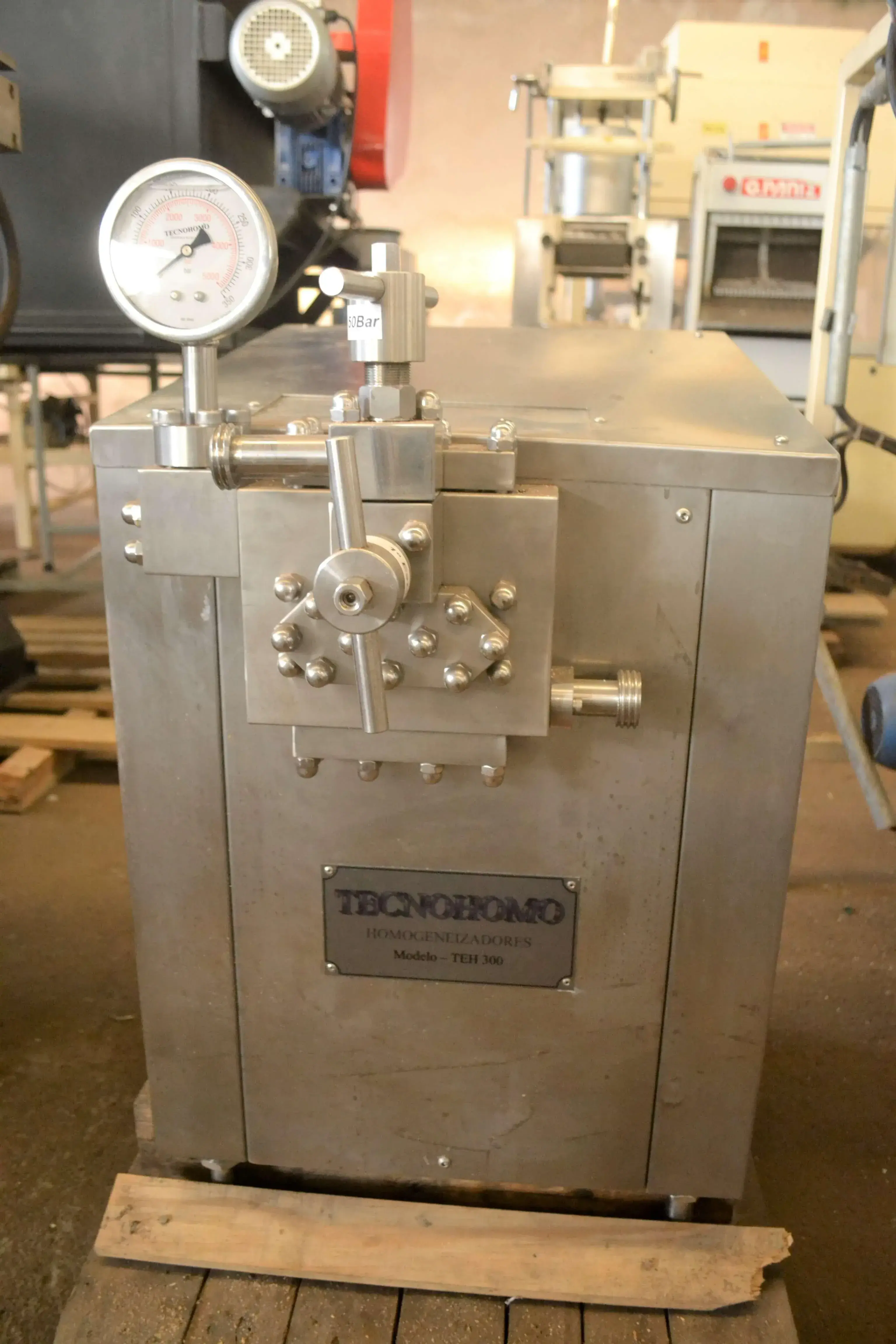 HOMOGENEIZADOR CAPACIDADE 300 LITROS/HORA MARCA TECNOHOMO