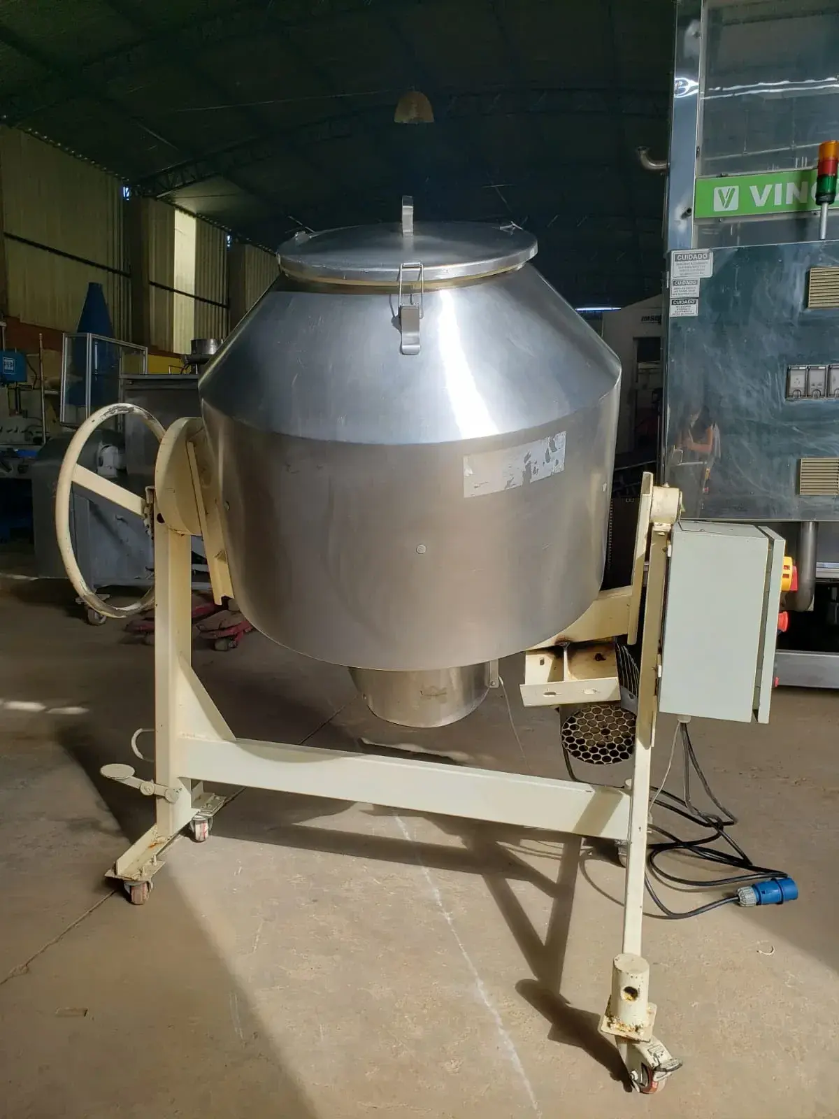 DRAGEADEIRA MISTURADOR TIPO BETONEIRA EM AÇO INOX 250 LITROS