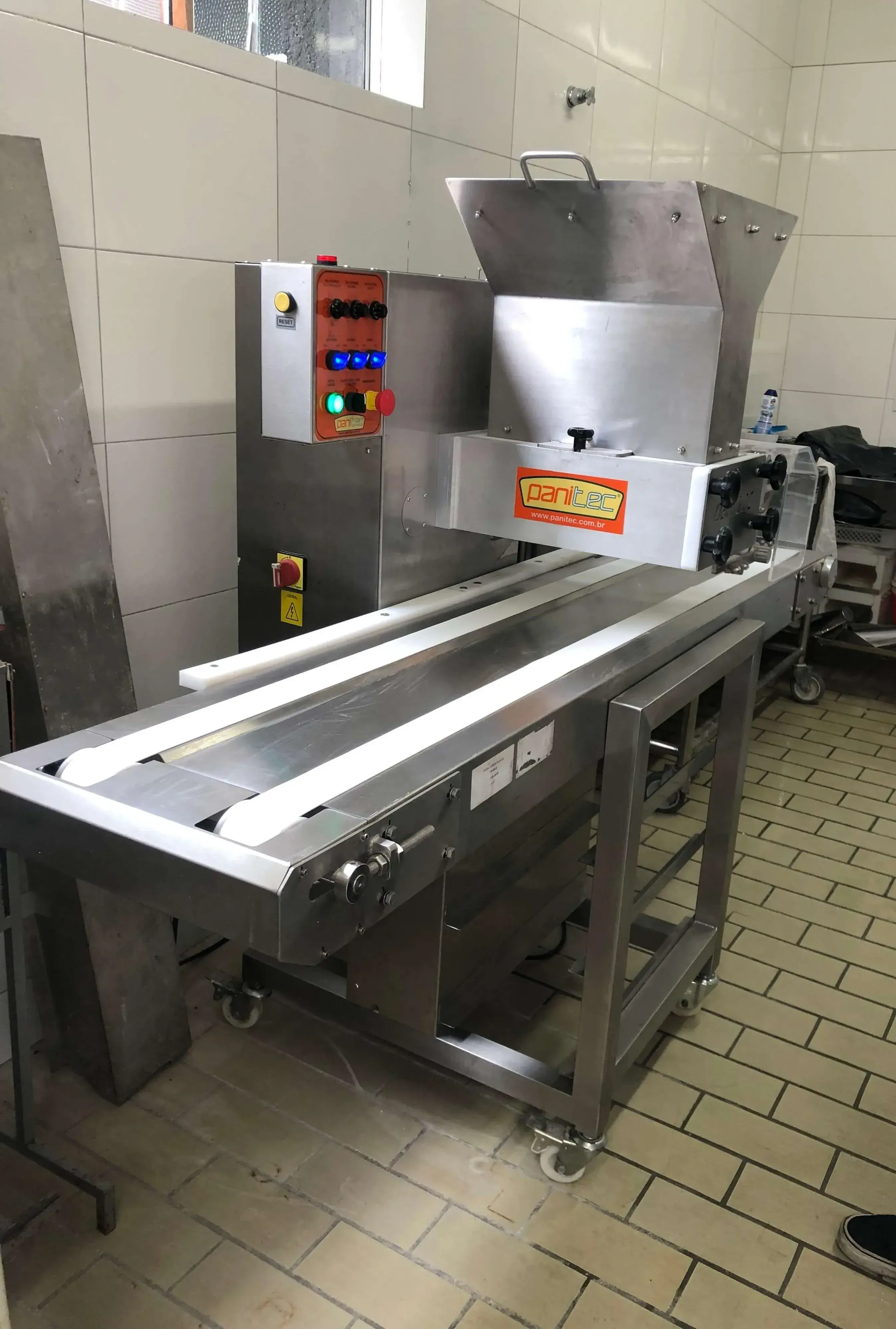 CORTE DE ARAME PARA PÃO DE QUEIJO MARCA PANITEC MODELO FB500-E