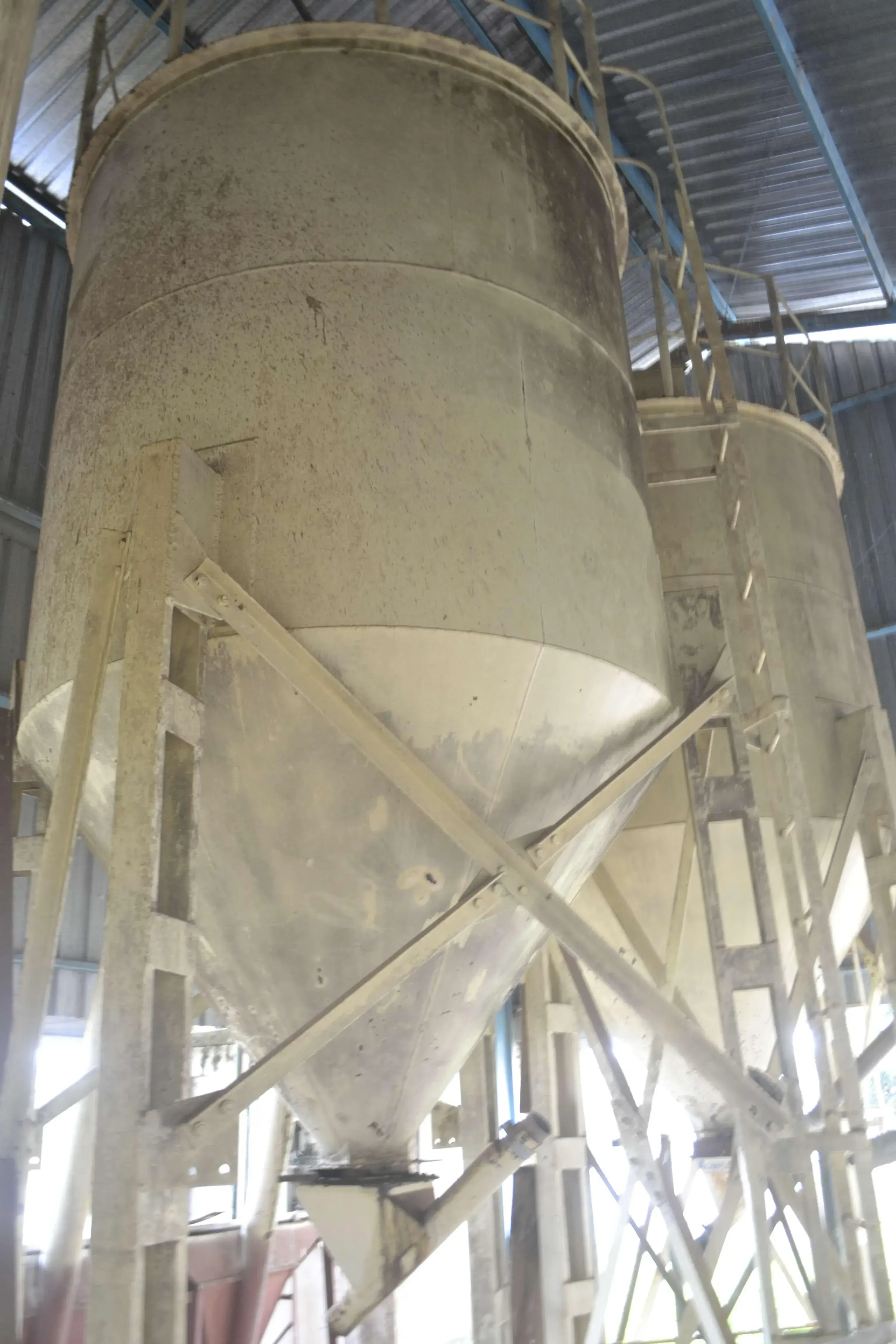 SILO DE ARMAZENAMENTO DE AÇUCAR CAPACIDADE 15.000 LITROS