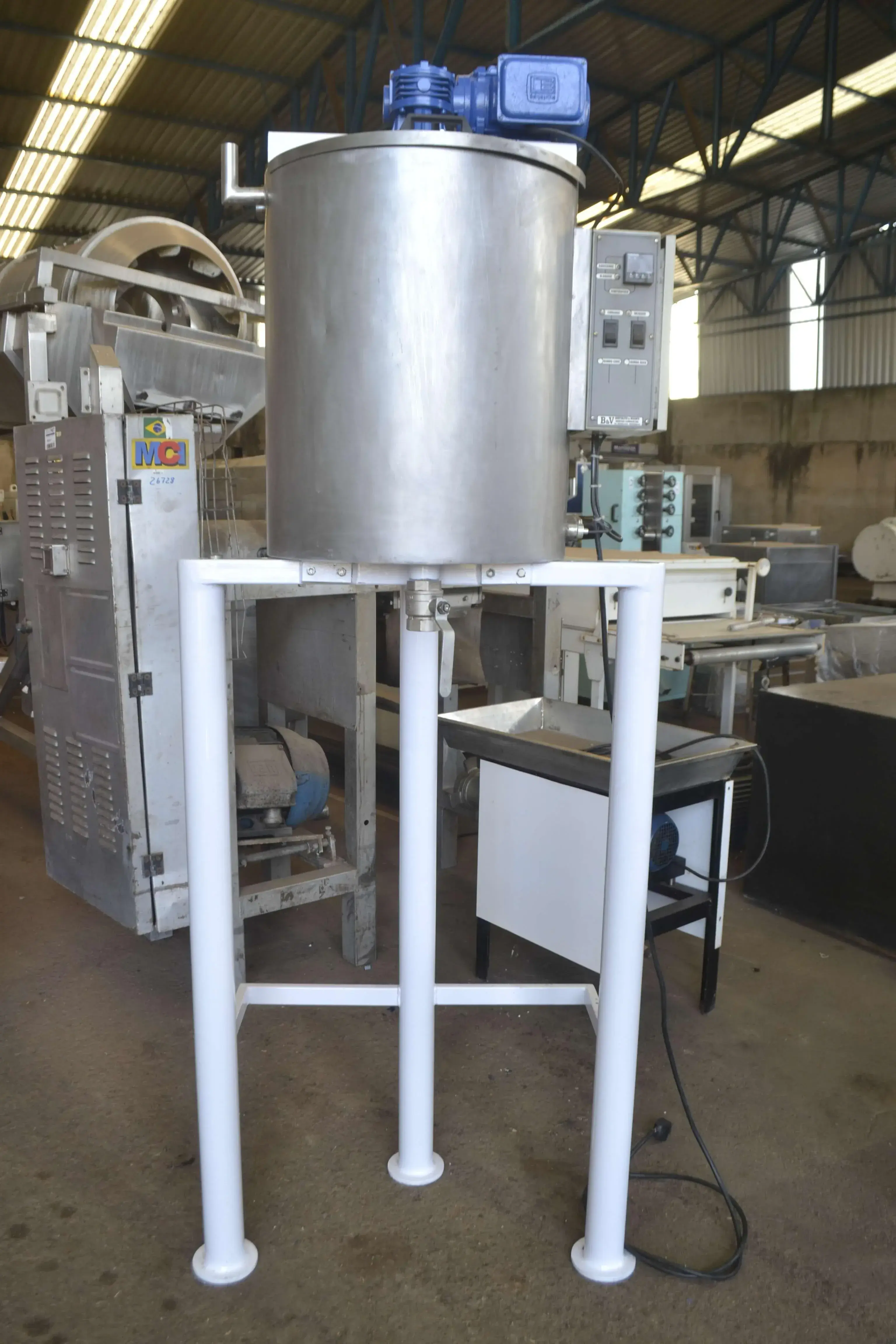 TANQUE DE DERRETIMENTO DE CHOCOLATE CAPACIDADE 100 LITROS MARCA BORTOLETO & VICENTE