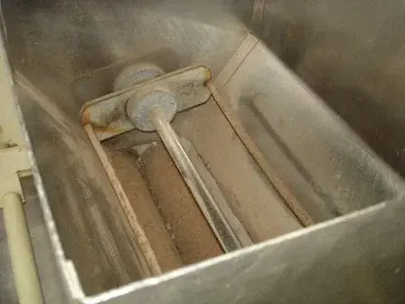 MESA COM CILINDRO