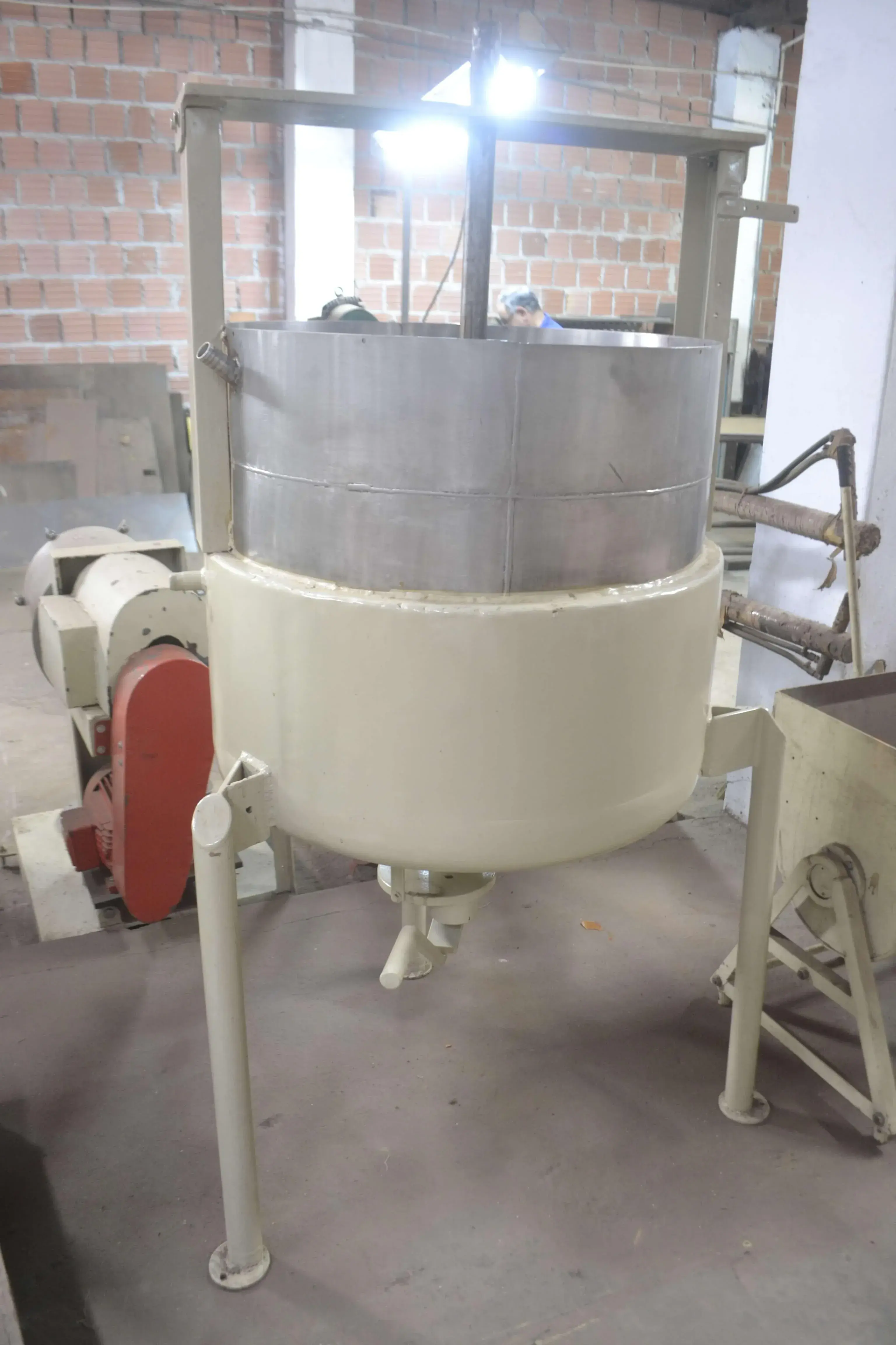 TACHO COZINHADOR CAPACIDADE 280 LITROS