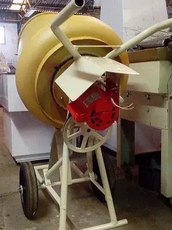 DRAGEADERA COM CAPACIDADE PARA 50 LITROS