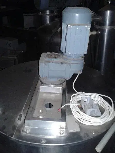 TANQUE DE CHOCOLATE EM AÇO INOX CAPACIDADE 300 LITROS