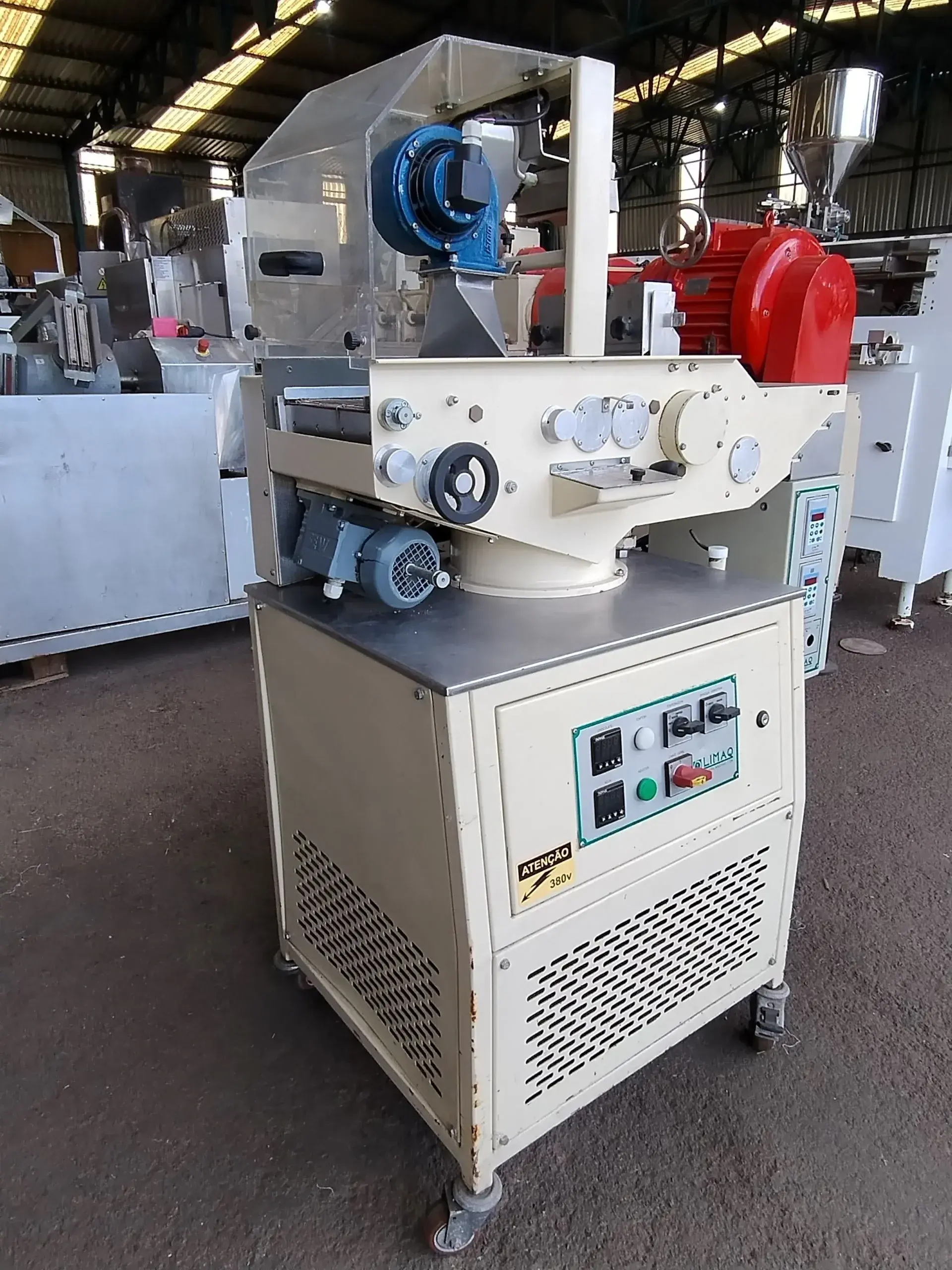 COBRIDEIRA COM TEMPERADEIRA ACOPLADOS MARCA LIMAQ