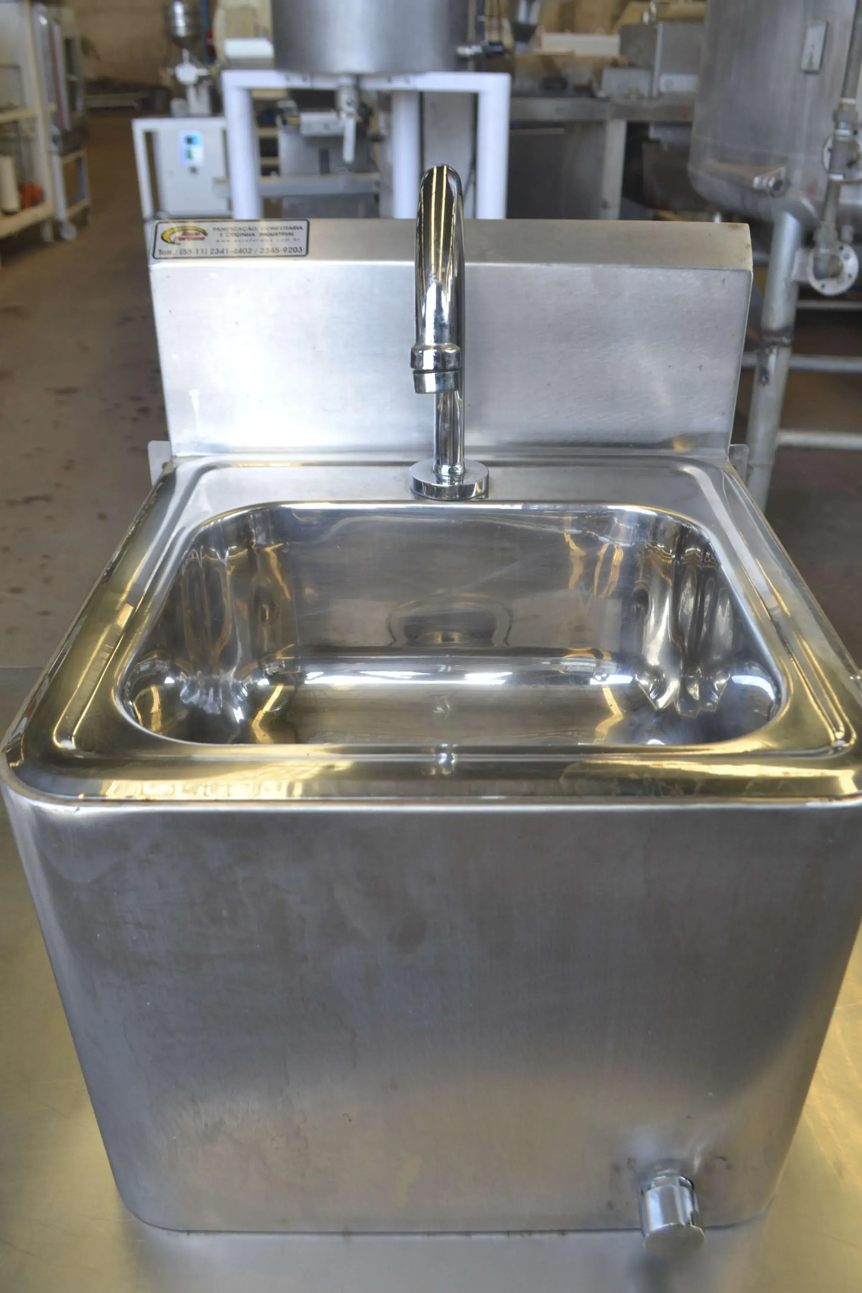 lavatorio-aco-inox-420-x-440-mm
