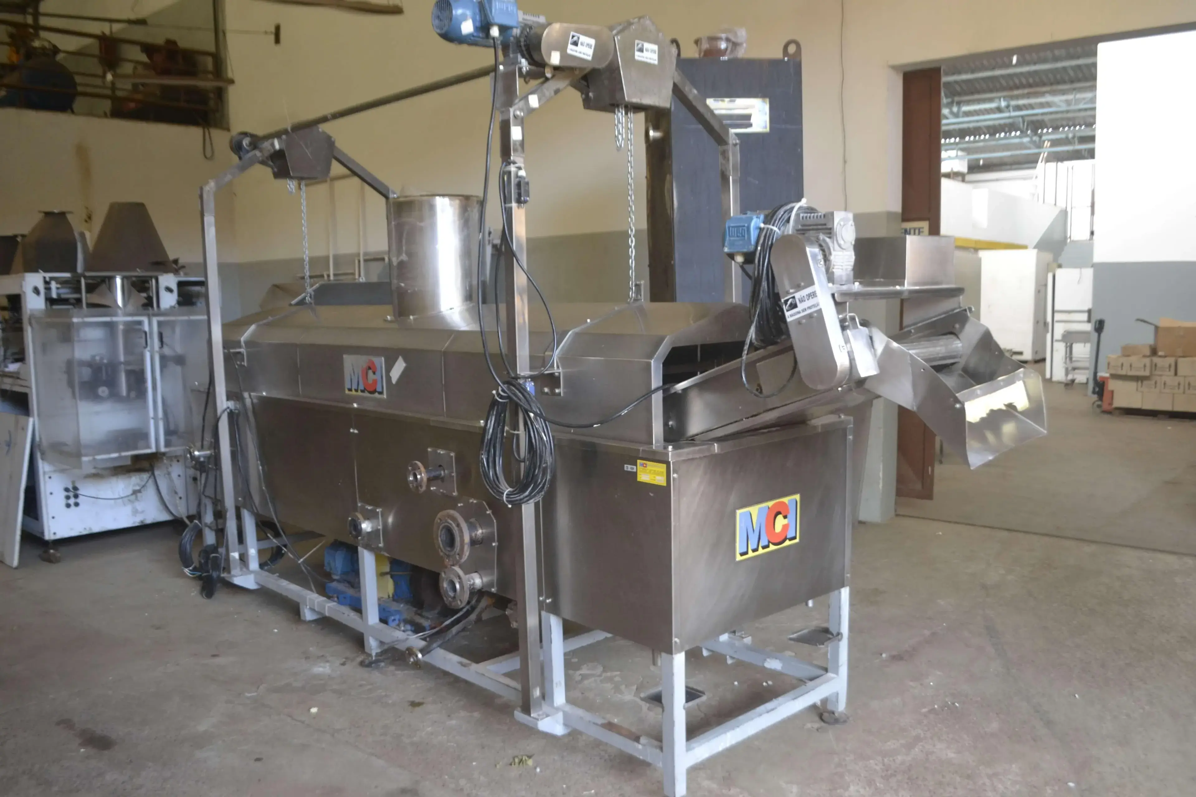 FRITADOR CONTÍNUO CAPACIDADE 300 KG/HORA MARCA MCI