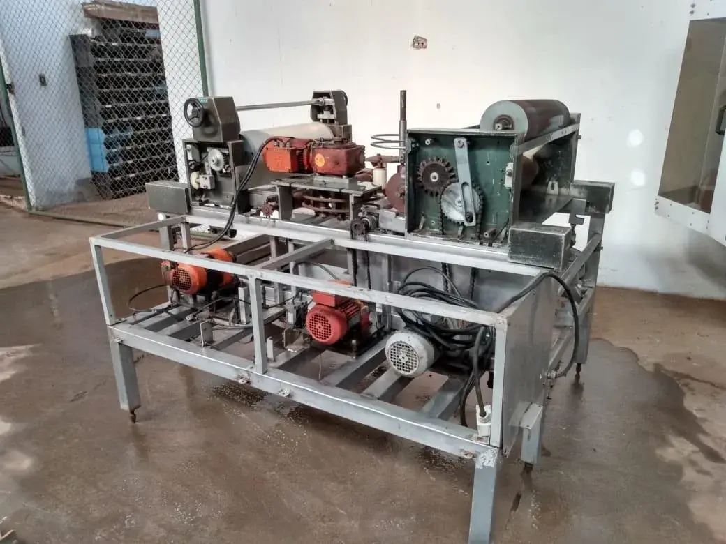 CREMEADEIRA RECHEADORA DE PLACAS DE WAFFER