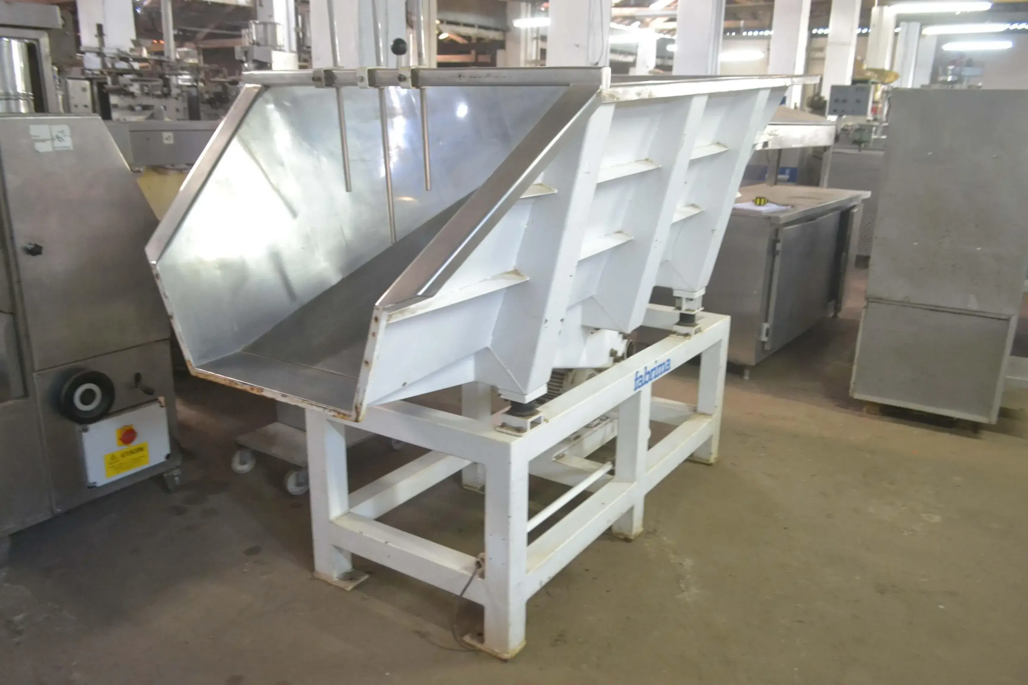 CALHA VIBRATÓRIA 1100 x 2100 MM PARA MÁQUINAS DE EMBALAGENS