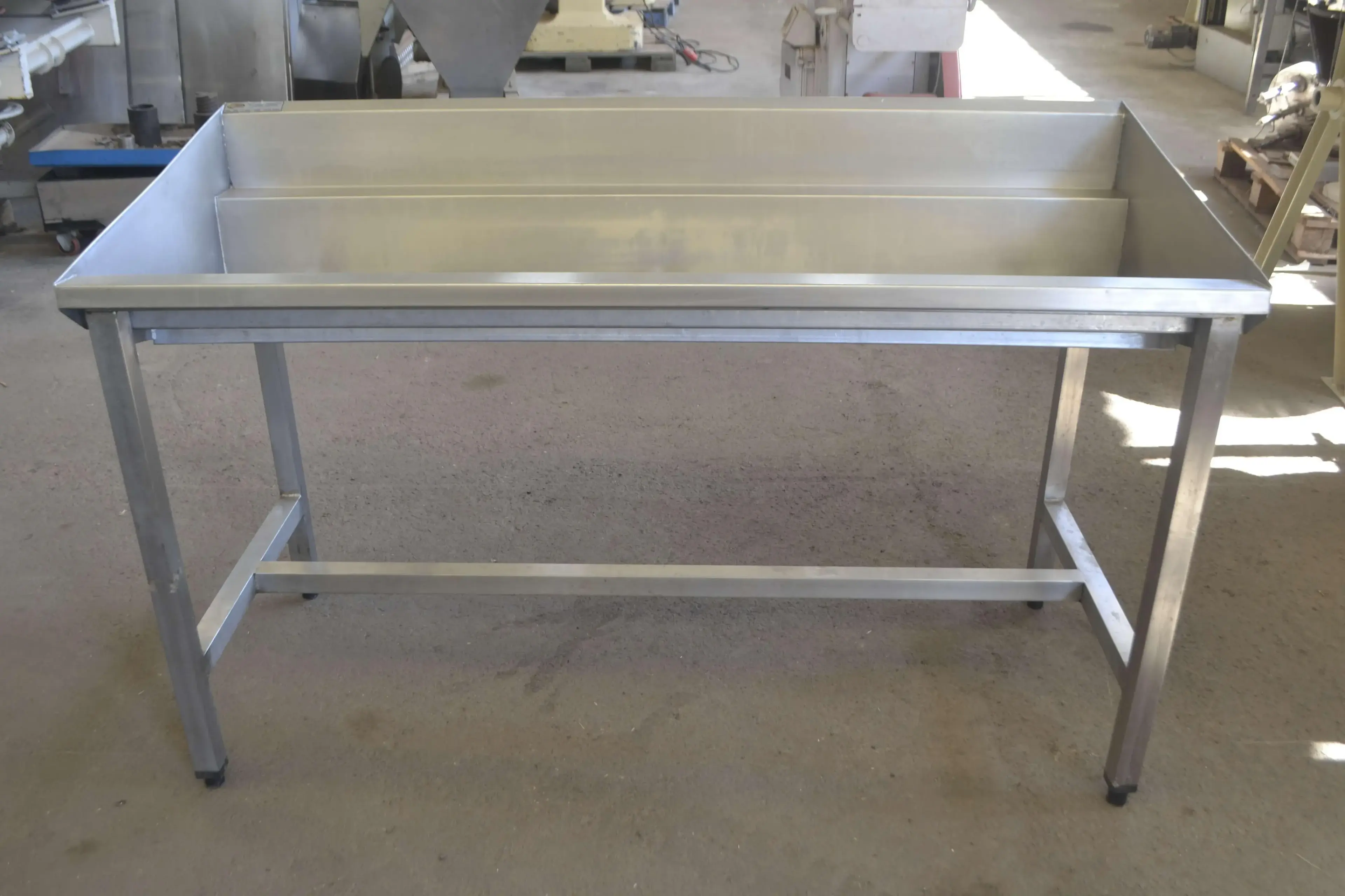 PIA INDUSTRIAL EM AÇO INOX 700 MM 1500 MM