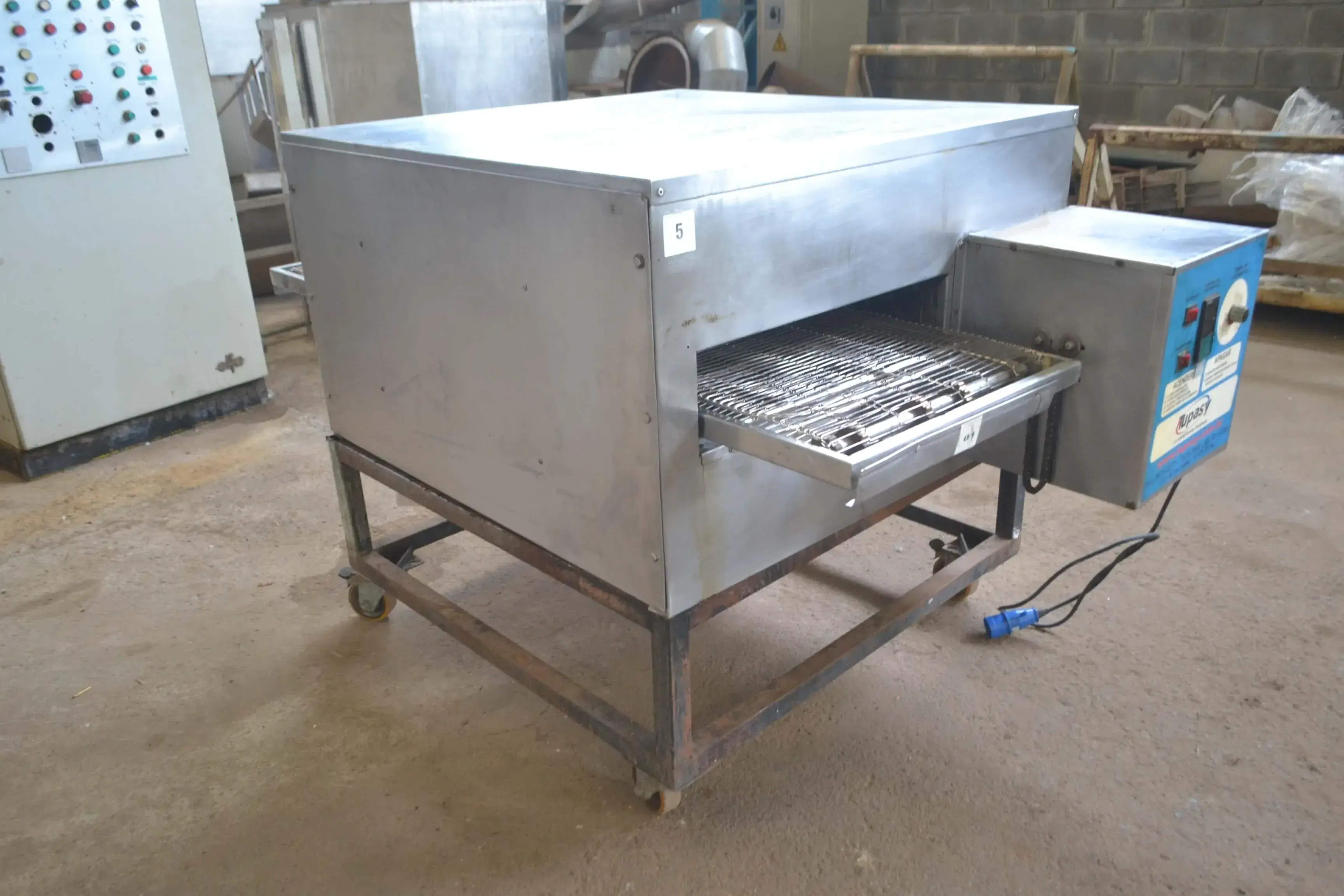 FORNO DE ESTEIRA PARA PIZZA E ESFIHA MARCA TUPASY