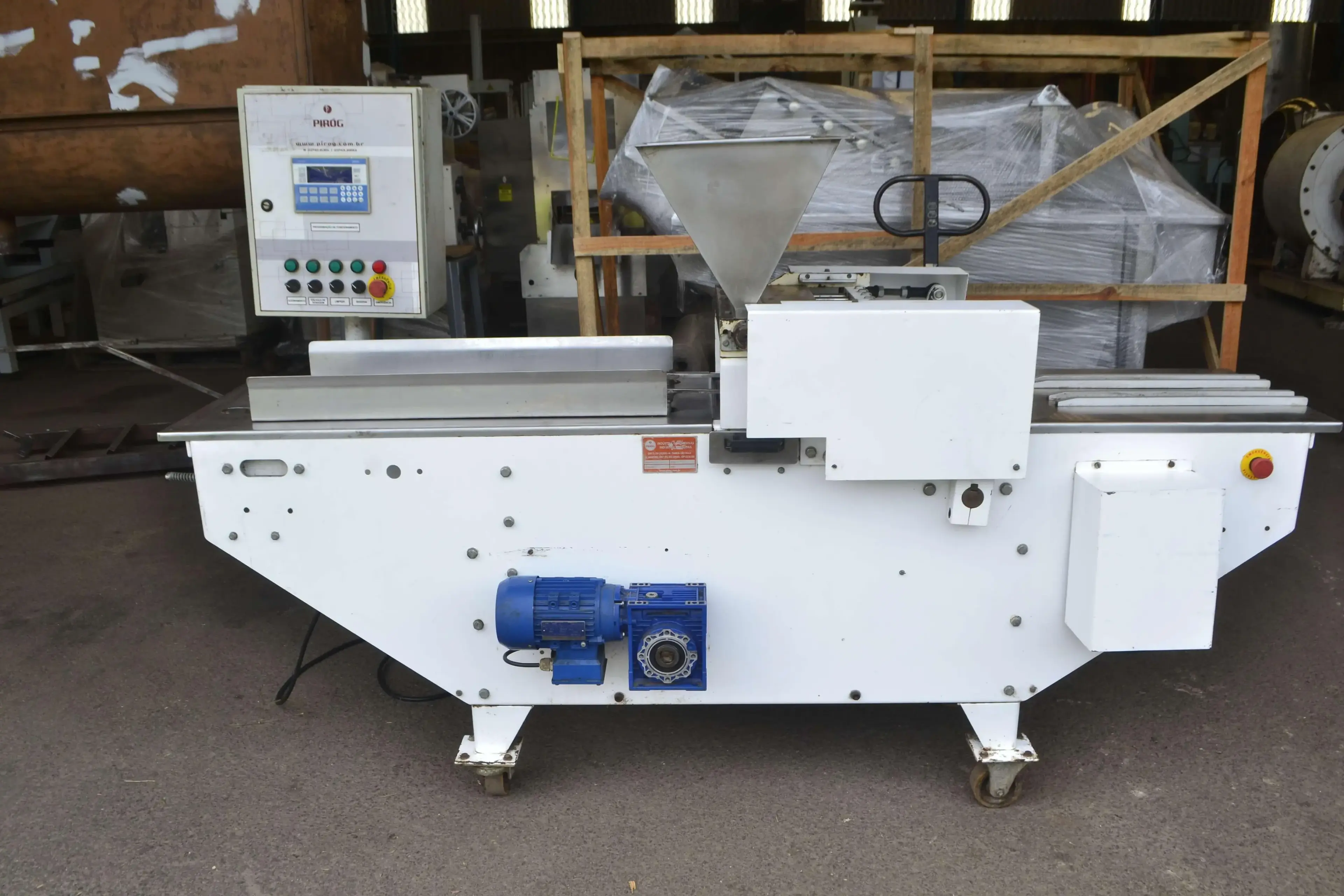 DOSADORA PARA LÍQUIDOS E SEMILÍQUIDOS 8 BICOS 400 MM MARCA PIRÓG