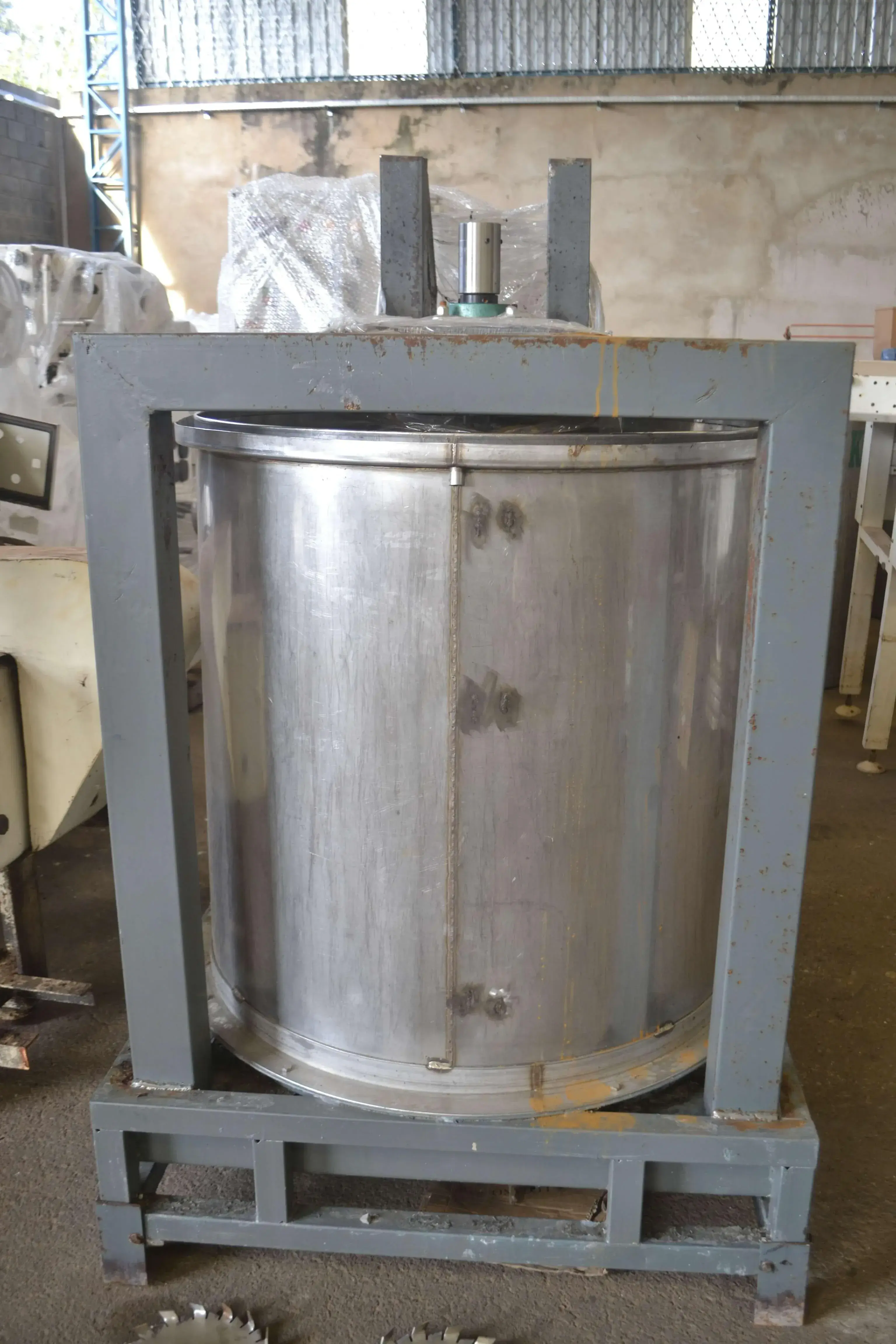 TANQUE EM AÇO INOX 700 LITROS COM CONJUNTO DE DISCOS COWLES